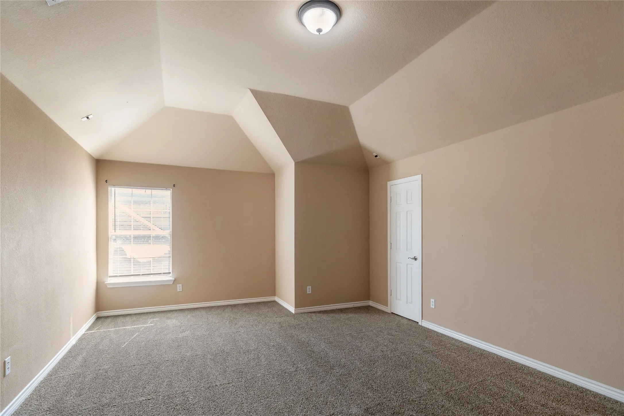 Single Family Residence For Sale in Tarrant County , 8225 Painted Tree Trail, Fort Worth, Texas 76131, 5 Bedroom, 4 Bathroom, 2 Garage spaces, 4,334 Sqft, built in 2006, mls#21404114, Real Estate Agent in Fort Worth, Homes For Sale in Tarrant county, Homes For Sale in Fort Worth, Realtor in Fort Worth Texas, Real Estate Brokerage Independent Realty Texas, Luminita Cordes Realtor
