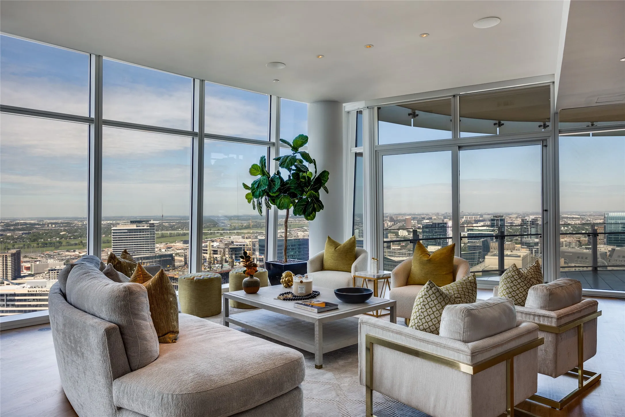 Condominium For Sale in Dallas County , 1918 Olive Street 3601, Dallas, Texas 75201, 2 Bedroom, 4 Bathroom, 3 Garage spaces, 4,032 Sqft, built in 2014, mls#21403751, Real Estate Agent in Dallas, Homes For Sale in Dallas county, Homes For Sale in Dallas, Realtor in Dallas Texas, Real Estate Brokerage Independent Realty Texas, Luminita Cordes Realtor