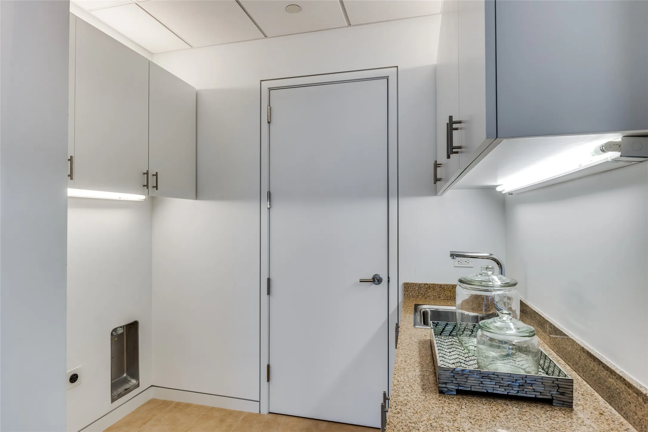Condominium For Sale in Dallas County , 1918 Olive Street 3601, Dallas, Texas 75201, 2 Bedroom, 4 Bathroom, 3 Garage spaces, 4,032 Sqft, built in 2014, mls#21403751, Real Estate Agent in Dallas, Homes For Sale in Dallas county, Homes For Sale in Dallas, Realtor in Dallas Texas, Real Estate Brokerage Independent Realty Texas, Luminita Cordes Realtor