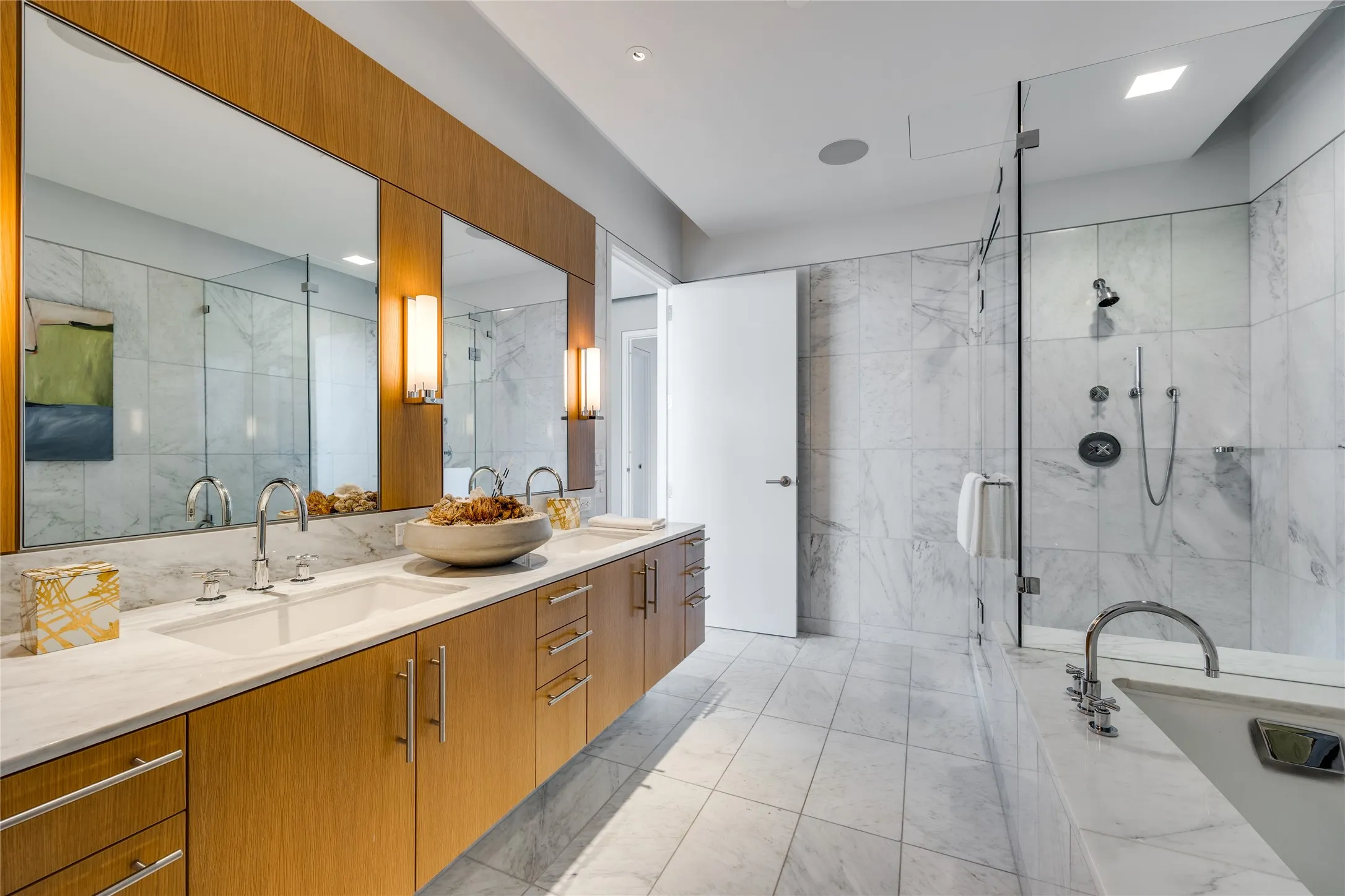 Condominium For Sale in Dallas County , 1918 Olive Street 3601, Dallas, Texas 75201, 2 Bedroom, 4 Bathroom, 3 Garage spaces, 4,032 Sqft, built in 2014, mls#21403751, Real Estate Agent in Dallas, Homes For Sale in Dallas county, Homes For Sale in Dallas, Realtor in Dallas Texas, Real Estate Brokerage Independent Realty Texas, Luminita Cordes Realtor