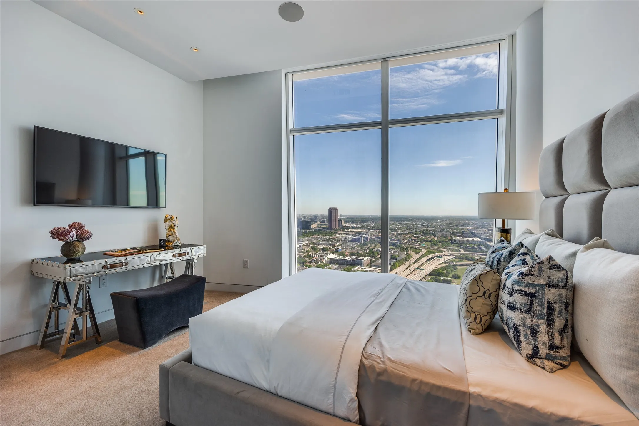 Condominium For Sale in Dallas County , 1918 Olive Street 3601, Dallas, Texas 75201, 2 Bedroom, 4 Bathroom, 3 Garage spaces, 4,032 Sqft, built in 2014, mls#21403751, Real Estate Agent in Dallas, Homes For Sale in Dallas county, Homes For Sale in Dallas, Realtor in Dallas Texas, Real Estate Brokerage Independent Realty Texas, Luminita Cordes Realtor