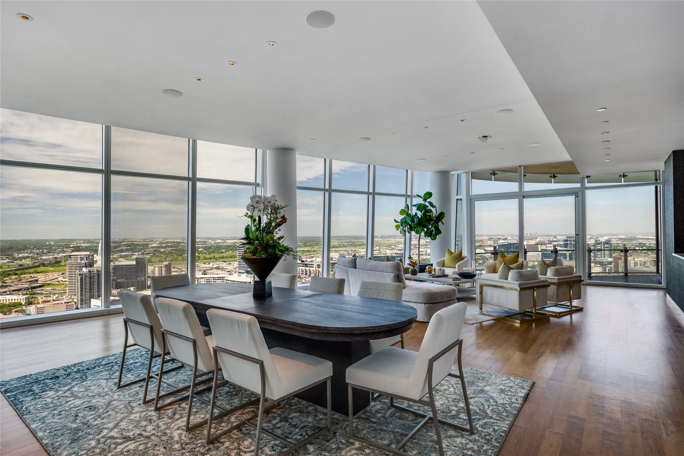 Condominium For Sale in Dallas County , 1918 Olive Street 3601, Dallas, Texas 75201, 2 Bedroom, 4 Bathroom, 3 Garage spaces, 4,032 Sqft, built in 2014, mls#21403751, Real Estate Agent in Dallas, Homes For Sale in Dallas county, Homes For Sale in Dallas, Realtor in Dallas Texas, Real Estate Brokerage Independent Realty Texas, Luminita Cordes Realtor
