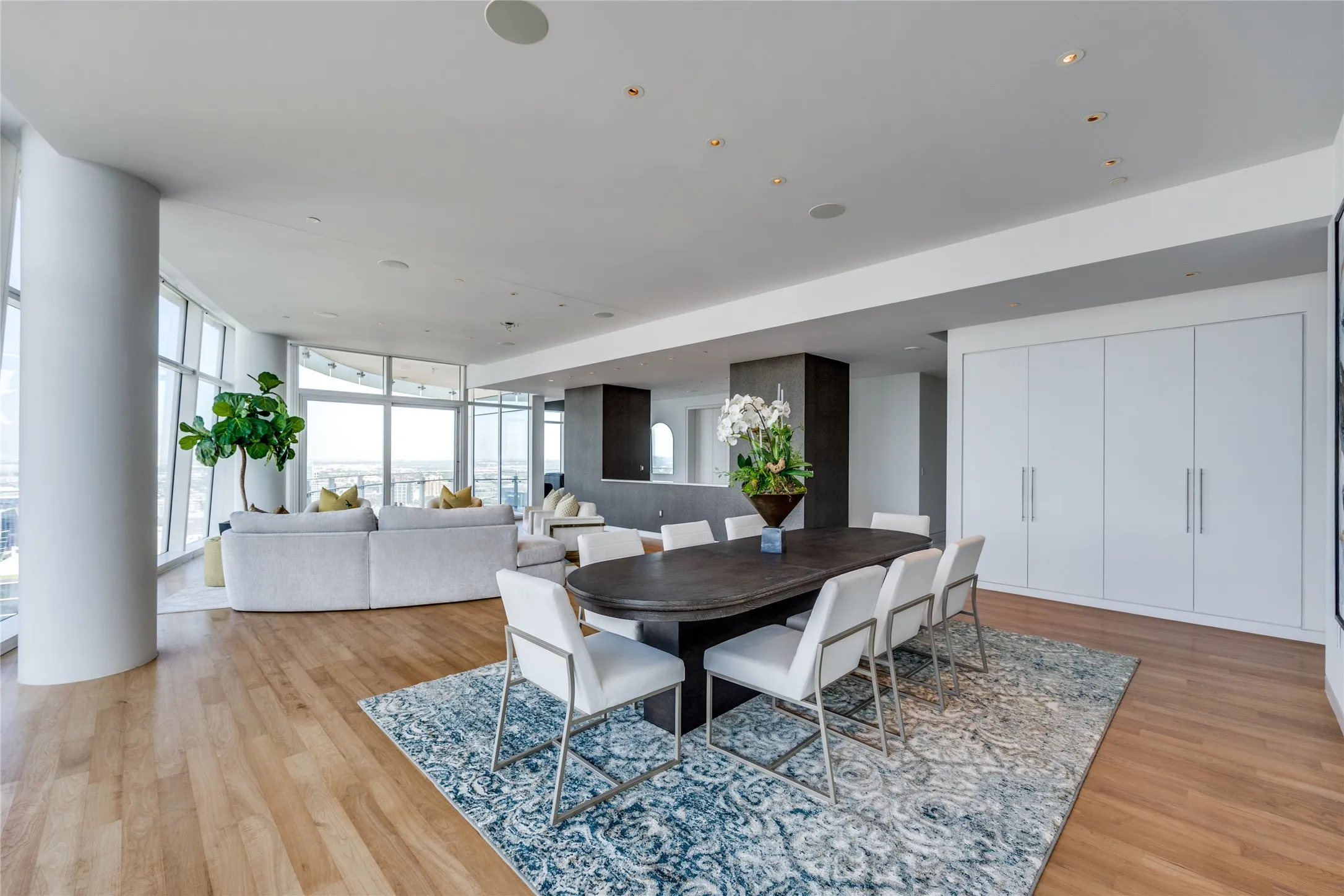 Condominium For Sale in Dallas County , 1918 Olive Street 3601, Dallas, Texas 75201, 2 Bedroom, 4 Bathroom, 3 Garage spaces, 4,032 Sqft, built in 2014, mls#21403751, Real Estate Agent in Dallas, Homes For Sale in Dallas county, Homes For Sale in Dallas, Realtor in Dallas Texas, Real Estate Brokerage Independent Realty Texas, Luminita Cordes Realtor