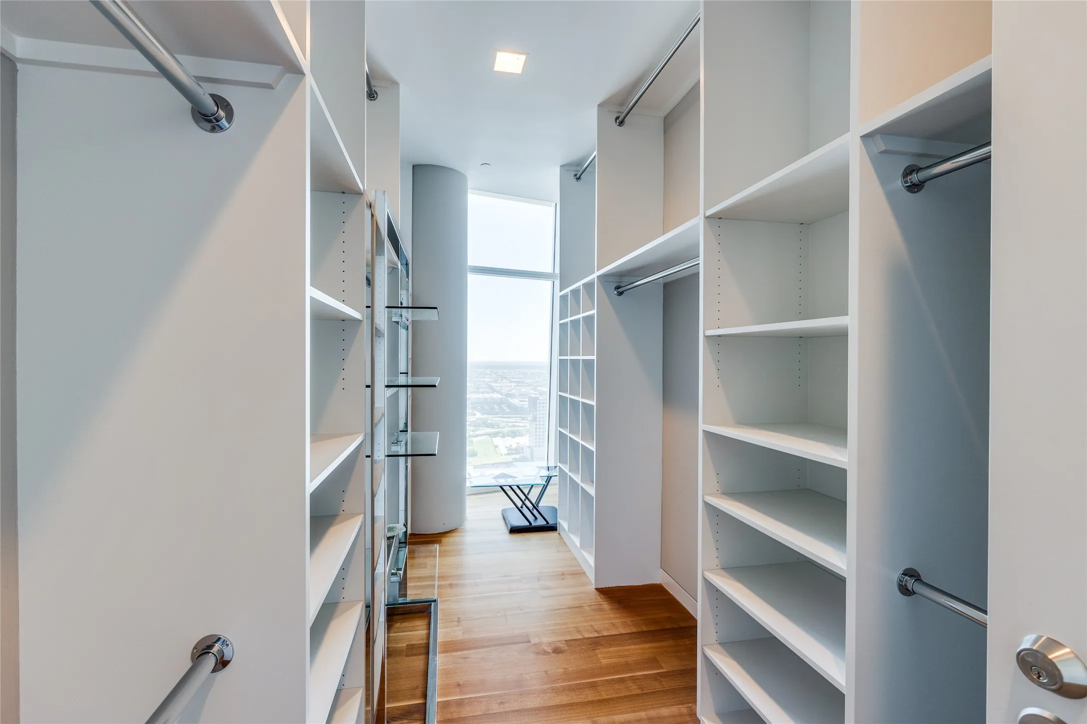 Condominium For Sale in Dallas County , 1918 Olive Street 3601, Dallas, Texas 75201, 2 Bedroom, 4 Bathroom, 3 Garage spaces, 4,032 Sqft, built in 2014, mls#21403751, Real Estate Agent in Dallas, Homes For Sale in Dallas county, Homes For Sale in Dallas, Realtor in Dallas Texas, Real Estate Brokerage Independent Realty Texas, Luminita Cordes Realtor