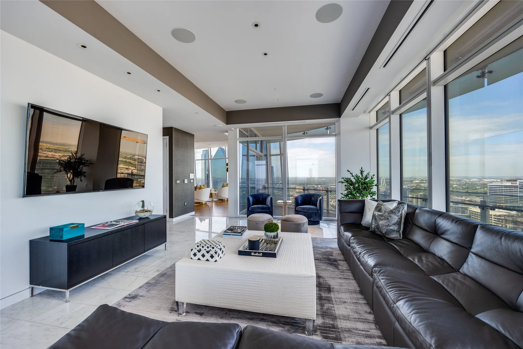 Condominium For Sale in Dallas County , 1918 Olive Street 3601, Dallas, Texas 75201, 2 Bedroom, 4 Bathroom, 3 Garage spaces, 4,032 Sqft, built in 2014, mls#21403751, Real Estate Agent in Dallas, Homes For Sale in Dallas county, Homes For Sale in Dallas, Realtor in Dallas Texas, Real Estate Brokerage Independent Realty Texas, Luminita Cordes Realtor