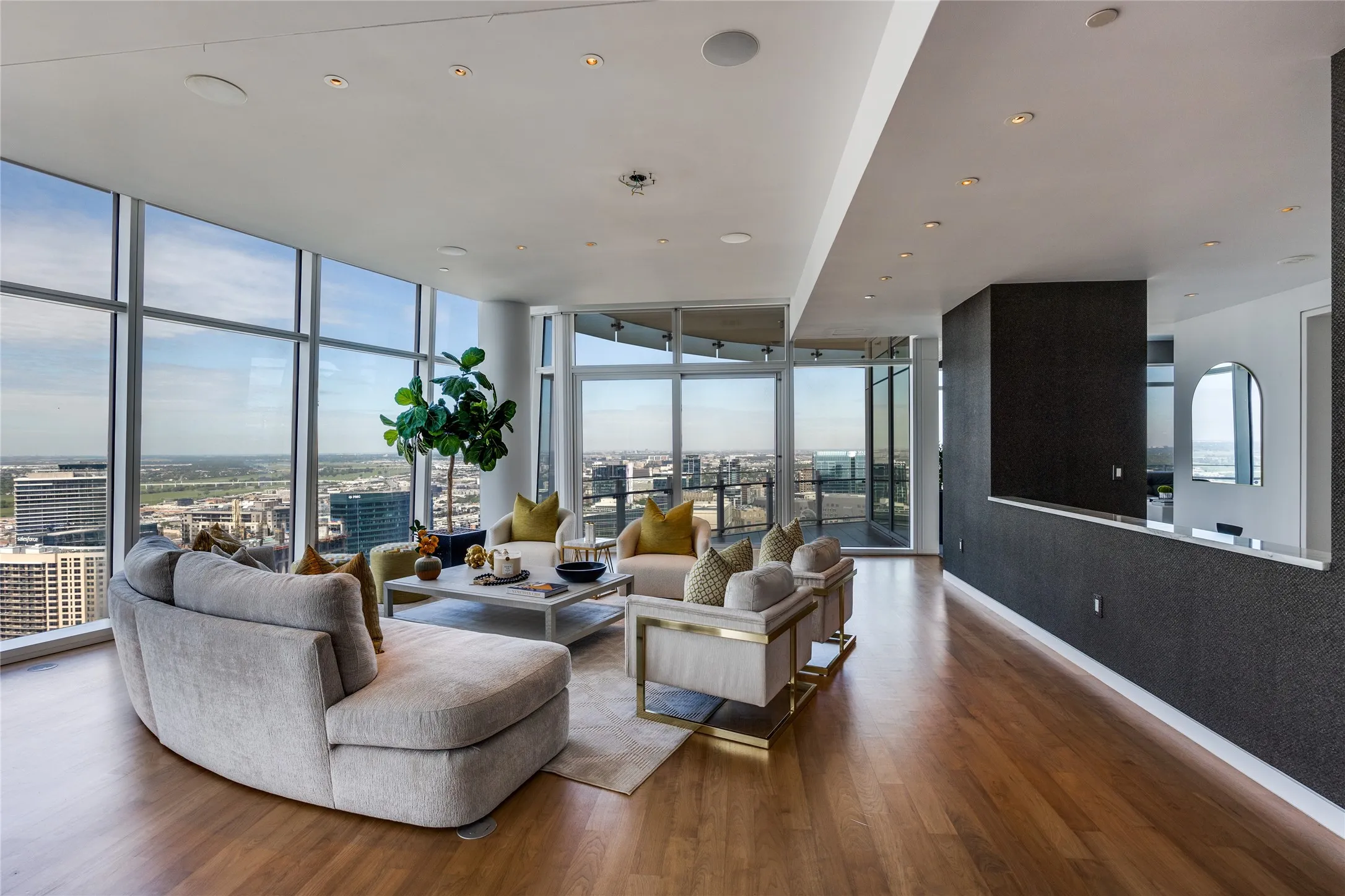 Condominium For Sale in Dallas County , 1918 Olive Street 3601, Dallas, Texas 75201, 2 Bedroom, 4 Bathroom, 3 Garage spaces, 4,032 Sqft, built in 2014, mls#21403751, Real Estate Agent in Dallas, Homes For Sale in Dallas county, Homes For Sale in Dallas, Realtor in Dallas Texas, Real Estate Brokerage Independent Realty Texas, Luminita Cordes Realtor