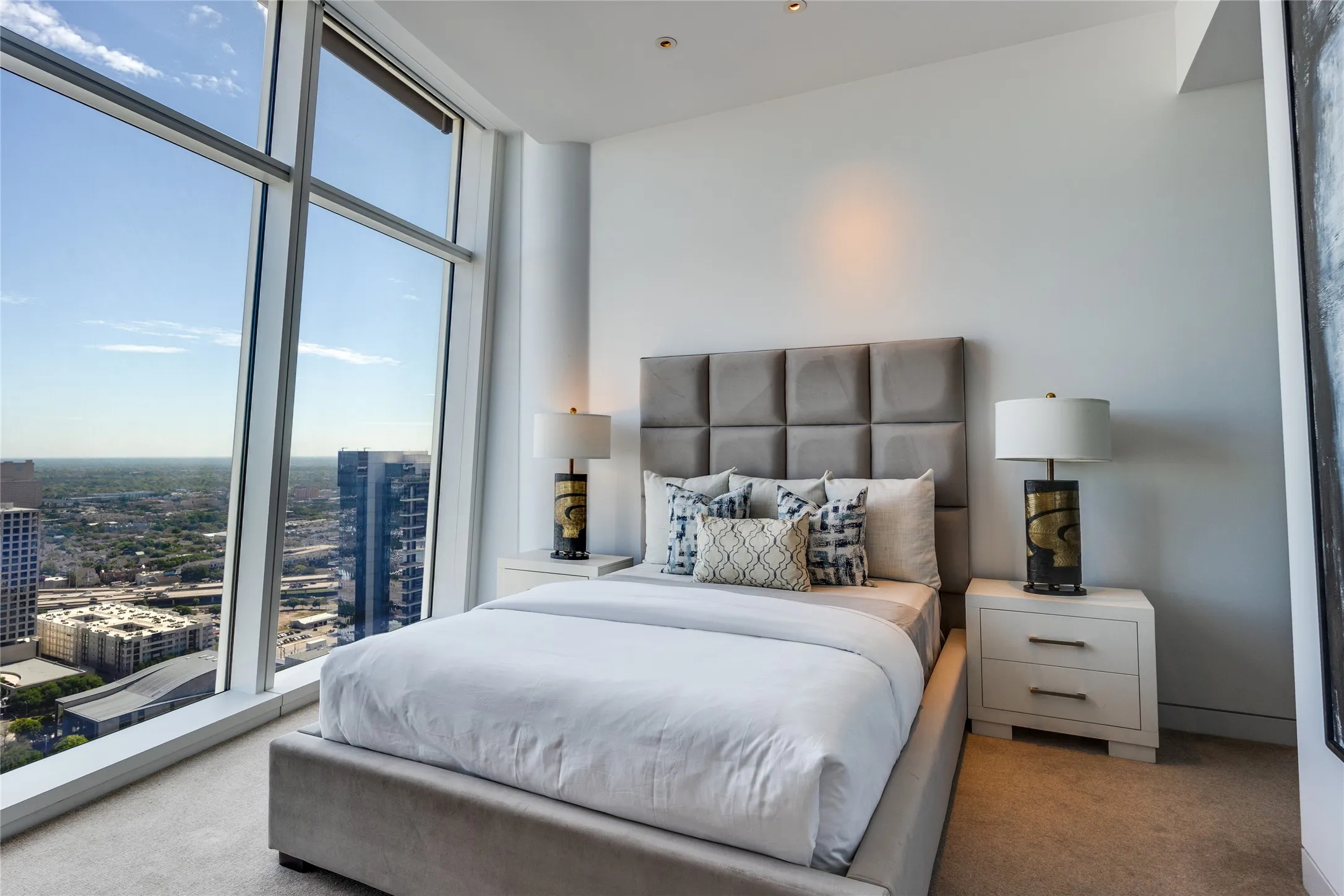 Condominium For Sale in Dallas County , 1918 Olive Street 3601, Dallas, Texas 75201, 2 Bedroom, 4 Bathroom, 3 Garage spaces, 4,032 Sqft, built in 2014, mls#21403751, Real Estate Agent in Dallas, Homes For Sale in Dallas county, Homes For Sale in Dallas, Realtor in Dallas Texas, Real Estate Brokerage Independent Realty Texas, Luminita Cordes Realtor