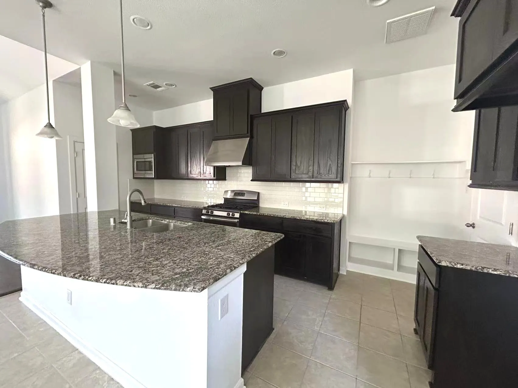 Single Family Residence For Rent in Dallas County , 1134 Alpine Drive, Richardson, Texas 75080, 6 Bedroom, 4 Bathroom, 2 Garage spaces, 3,300 Sqft, built in 2015, mls#21408568, Real Estate Agent in Richardson, Homes For Rent in Dallas county, Homes For Rent in Richardson, Realtor in Richardson Texas, Real Estate Brokerage Independent Realty Texas, Luminita Cordes Realtor