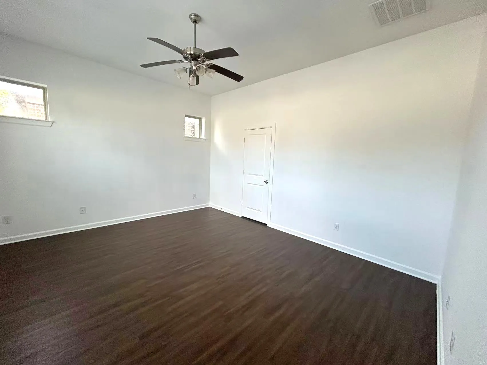 Single Family Residence For Rent in Dallas County , 1134 Alpine Drive, Richardson, Texas 75080, 6 Bedroom, 4 Bathroom, 2 Garage spaces, 3,300 Sqft, built in 2015, mls#21408568, Real Estate Agent in Richardson, Homes For Rent in Dallas county, Homes For Rent in Richardson, Realtor in Richardson Texas, Real Estate Brokerage Independent Realty Texas, Luminita Cordes Realtor