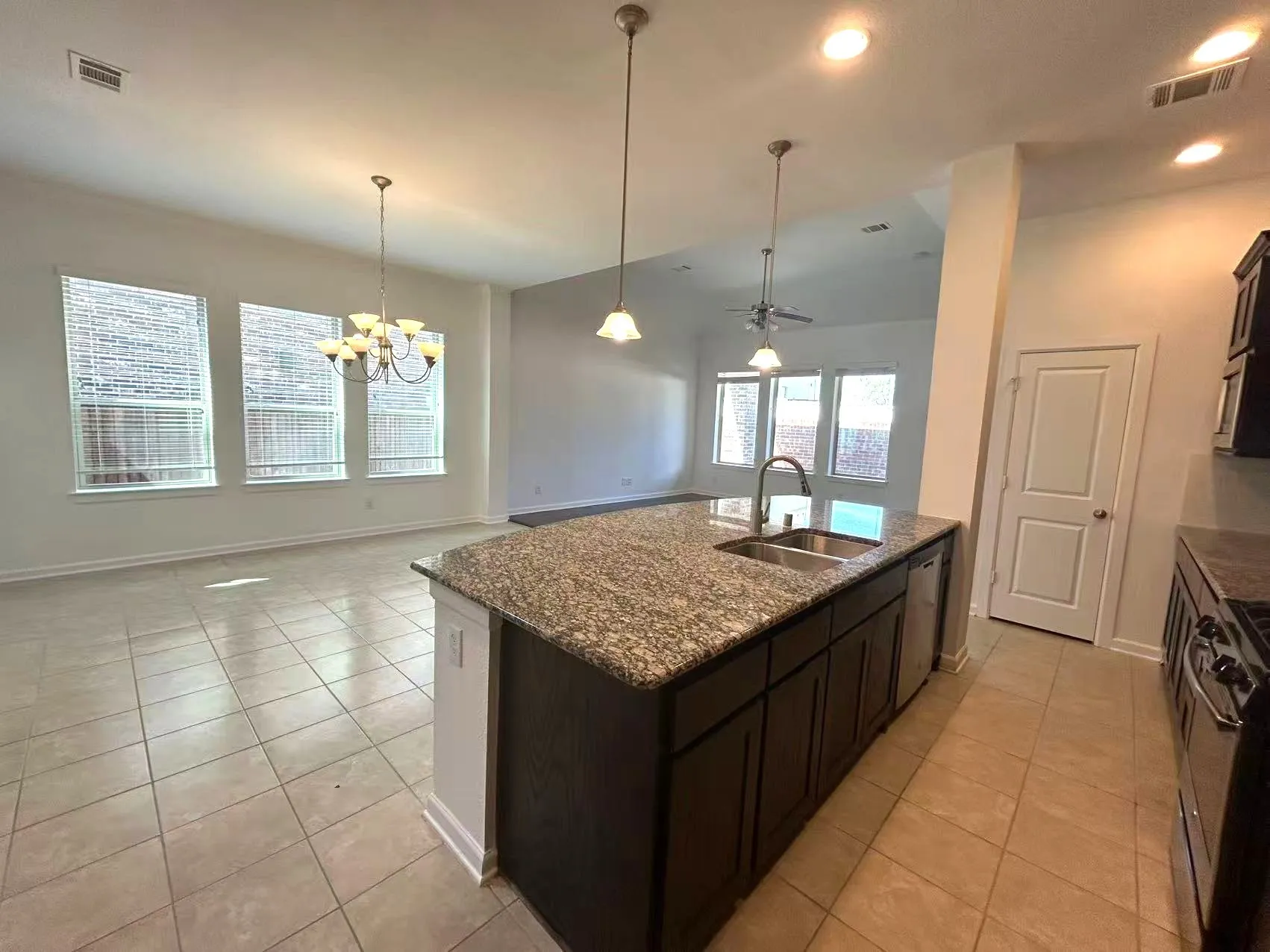 Single Family Residence For Rent in Dallas County , 1134 Alpine Drive, Richardson, Texas 75080, 6 Bedroom, 4 Bathroom, 2 Garage spaces, 3,300 Sqft, built in 2015, mls#21408568, Real Estate Agent in Richardson, Homes For Rent in Dallas county, Homes For Rent in Richardson, Realtor in Richardson Texas, Real Estate Brokerage Independent Realty Texas, Luminita Cordes Realtor