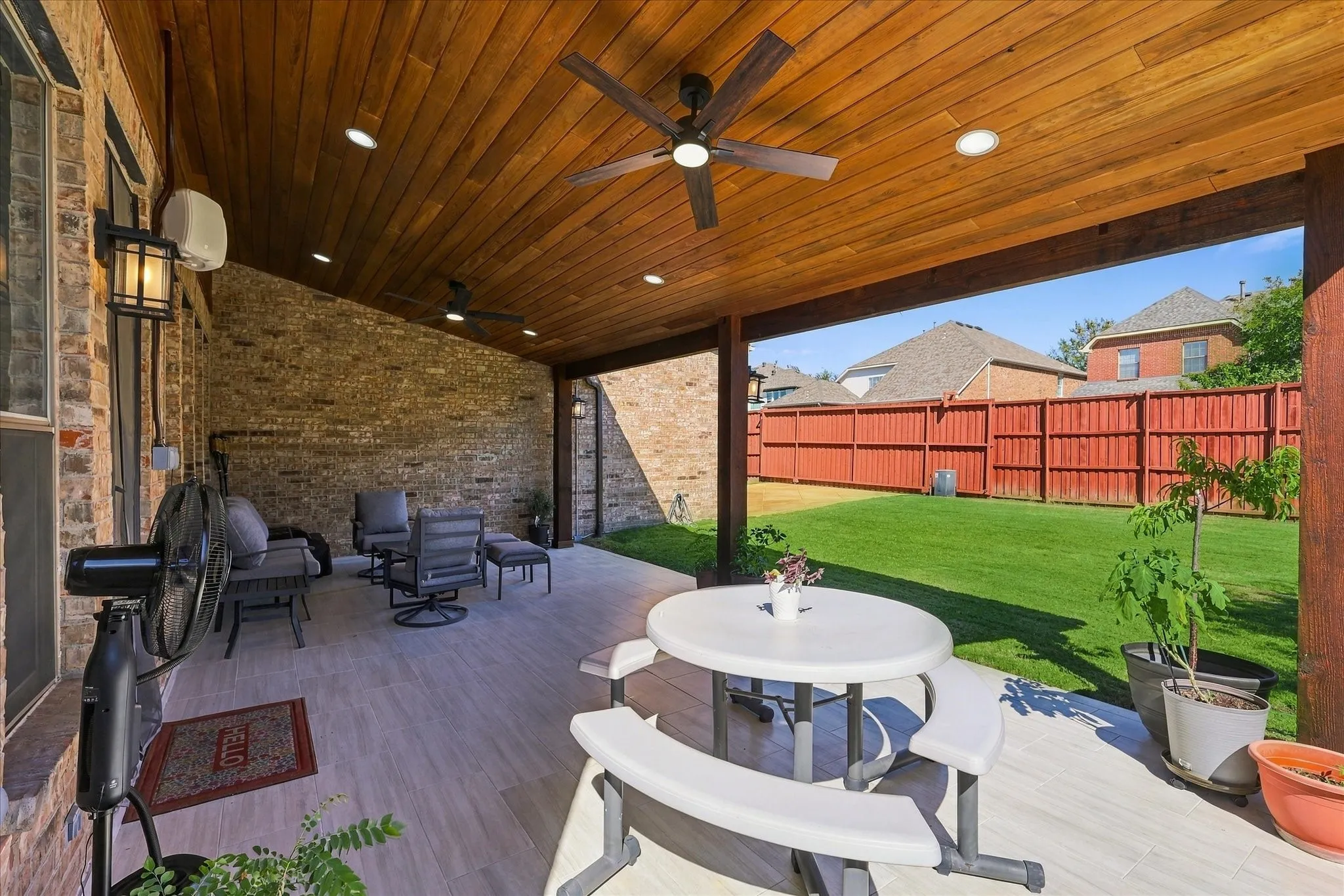 Single Family Residence For Sale in Dallas County , 7223 Native Oak Lane, Irving, Texas 75063, 4 Bedroom, 3 Bathroom, 2 Garage spaces, 3,703 Sqft, built in 2003, mls#21407676, Real Estate Agent in Irving, Homes For Sale in Dallas county, Homes For Sale in Irving, Realtor in Irving Texas, Real Estate Brokerage Independent Realty Texas, Luminita Cordes Realtor