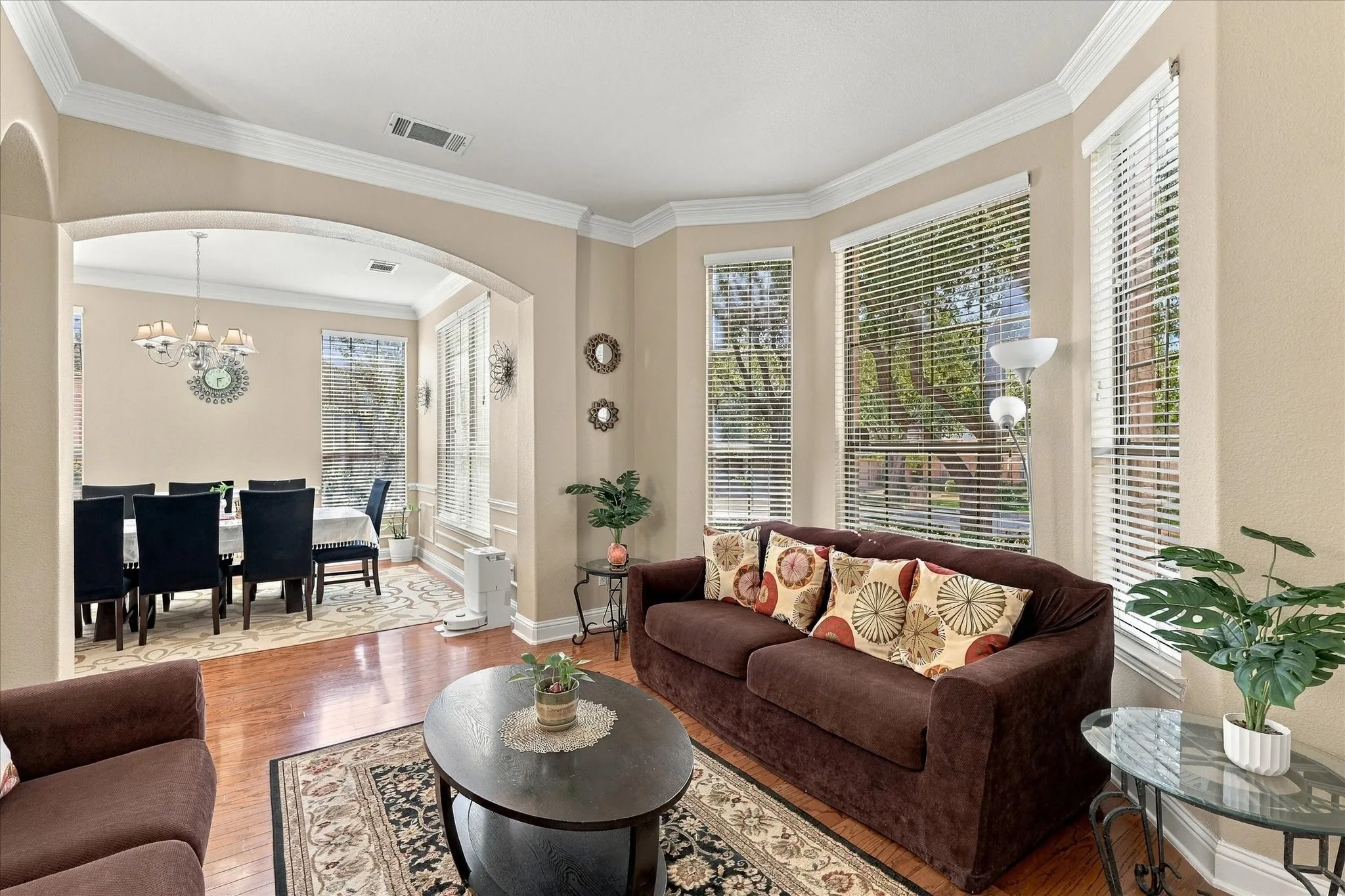 Single Family Residence For Sale in Dallas County , 7223 Native Oak Lane, Irving, Texas 75063, 4 Bedroom, 3 Bathroom, 2 Garage spaces, 3,703 Sqft, built in 2003, mls#21407676, Real Estate Agent in Irving, Homes For Sale in Dallas county, Homes For Sale in Irving, Realtor in Irving Texas, Real Estate Brokerage Independent Realty Texas, Luminita Cordes Realtor