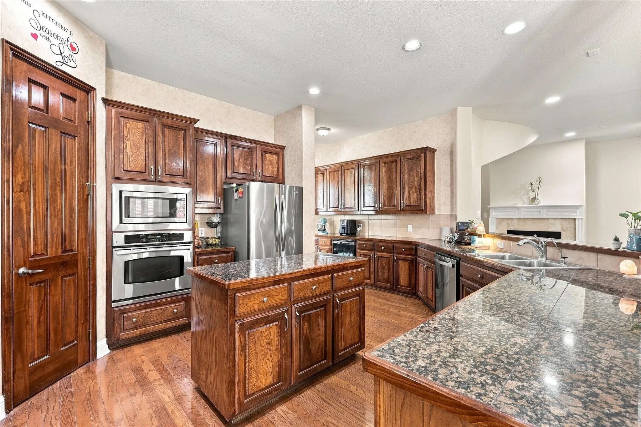 Single Family Residence For Sale in Dallas County , 7223 Native Oak Lane, Irving, Texas 75063, 4 Bedroom, 3 Bathroom, 2 Garage spaces, 3,703 Sqft, built in 2003, mls#21407676, Real Estate Agent in Irving, Homes For Sale in Dallas county, Homes For Sale in Irving, Realtor in Irving Texas, Real Estate Brokerage Independent Realty Texas, Luminita Cordes Realtor