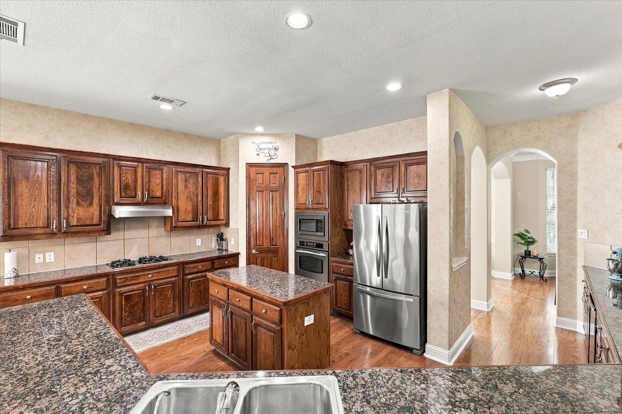 Single Family Residence For Sale in Dallas County , 7223 Native Oak Lane, Irving, Texas 75063, 4 Bedroom, 3 Bathroom, 2 Garage spaces, 3,703 Sqft, built in 2003, mls#21407676, Real Estate Agent in Irving, Homes For Sale in Dallas county, Homes For Sale in Irving, Realtor in Irving Texas, Real Estate Brokerage Independent Realty Texas, Luminita Cordes Realtor