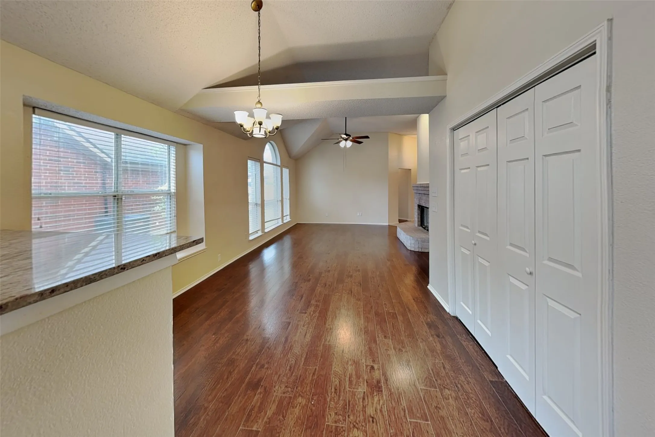 Single Family Residence For Rent in Dallas County , 7101 Charleston Drive, Rowlett, Texas 75089, 3 Bedroom, 2 Bathroom, 2 Garage spaces, 1,285 Sqft, built in 1995, mls#21408576, Real Estate Agent in Rowlett, Homes For Rent in Dallas county, Homes For Rent in Rowlett, Realtor in Rowlett Texas, Real Estate Brokerage Independent Realty Texas, Luminita Cordes Realtor