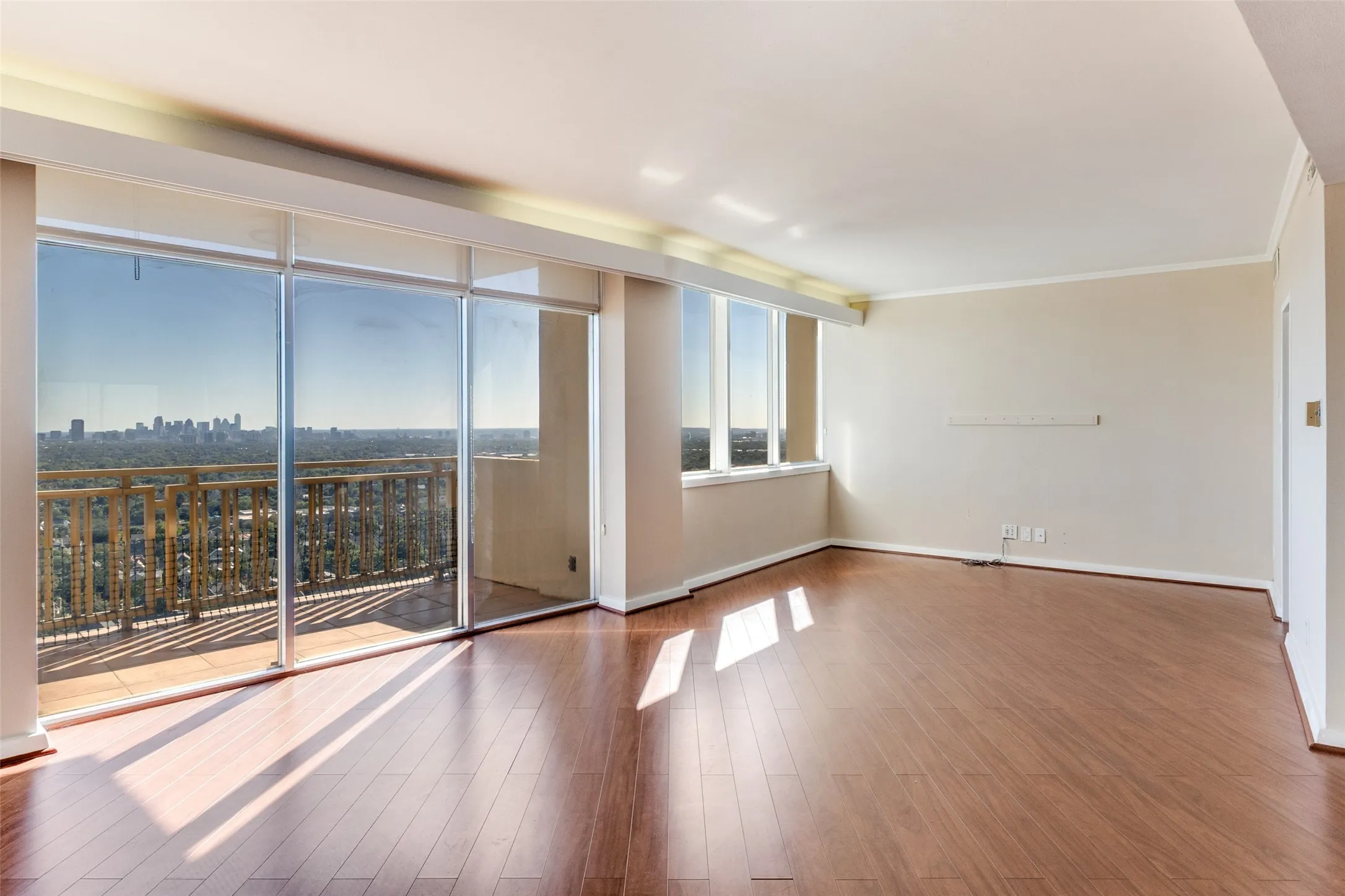 Condominium For Sale in Dallas County , 6211 W Northwest Highway 2801, Dallas, Texas 75225, 2 Bedroom, 3 Bathroom, 2 Garage spaces, 1,673 Sqft, built in 1966, mls#21408070, Real Estate Agent in Dallas, Homes For Sale in Dallas county, Homes For Sale in Dallas, Realtor in Dallas Texas, Real Estate Brokerage Independent Realty Texas, Luminita Cordes Realtor