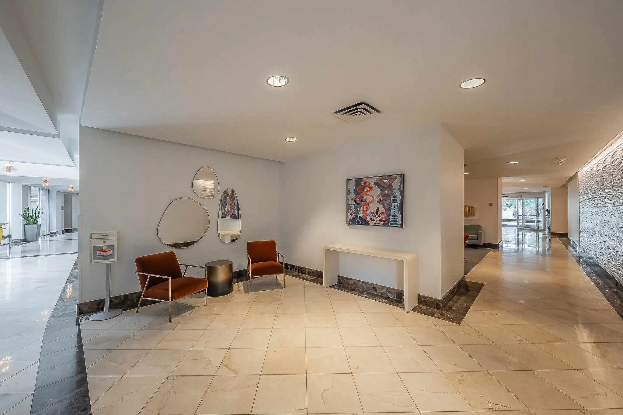 Condominium For Sale in Dallas County , 6211 W Northwest Highway 2801, Dallas, Texas 75225, 2 Bedroom, 3 Bathroom, 2 Garage spaces, 1,673 Sqft, built in 1966, mls#21408070, Real Estate Agent in Dallas, Homes For Sale in Dallas county, Homes For Sale in Dallas, Realtor in Dallas Texas, Real Estate Brokerage Independent Realty Texas, Luminita Cordes Realtor