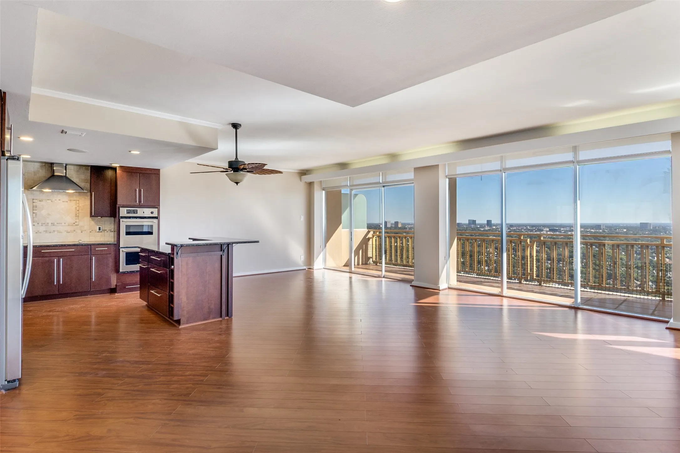 Condominium For Sale in Dallas County , 6211 W Northwest Highway 2801, Dallas, Texas 75225, 2 Bedroom, 3 Bathroom, 2 Garage spaces, 1,673 Sqft, built in 1966, mls#21408070, Real Estate Agent in Dallas, Homes For Sale in Dallas county, Homes For Sale in Dallas, Realtor in Dallas Texas, Real Estate Brokerage Independent Realty Texas, Luminita Cordes Realtor