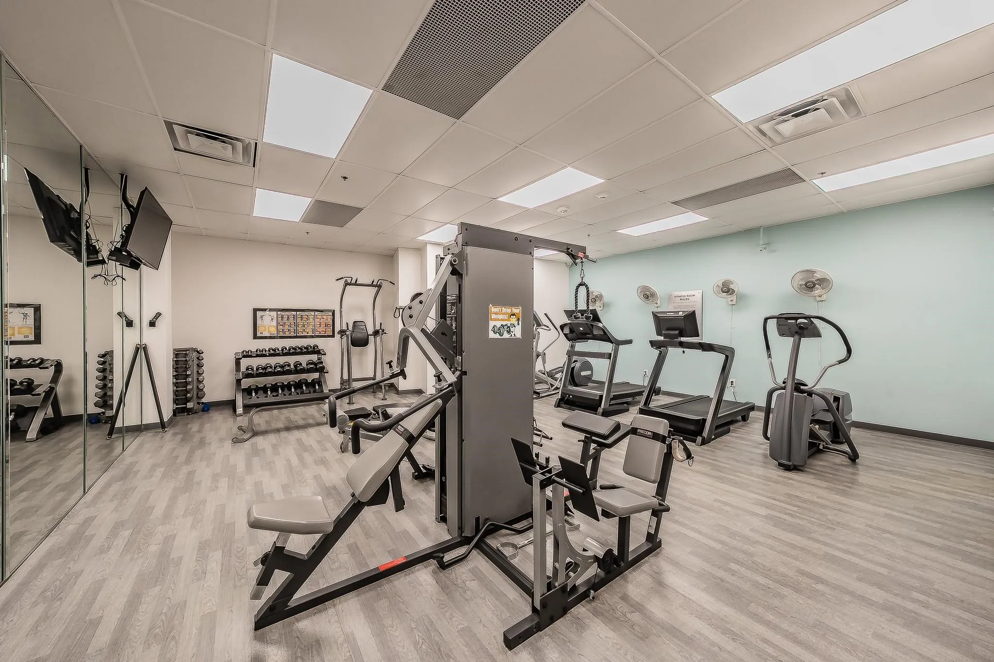 Condominium For Sale in Dallas County , 6211 W Northwest Highway 2801, Dallas, Texas 75225, 2 Bedroom, 3 Bathroom, 2 Garage spaces, 1,673 Sqft, built in 1966, mls#21408070, Real Estate Agent in Dallas, Homes For Sale in Dallas county, Homes For Sale in Dallas, Realtor in Dallas Texas, Real Estate Brokerage Independent Realty Texas, Luminita Cordes Realtor