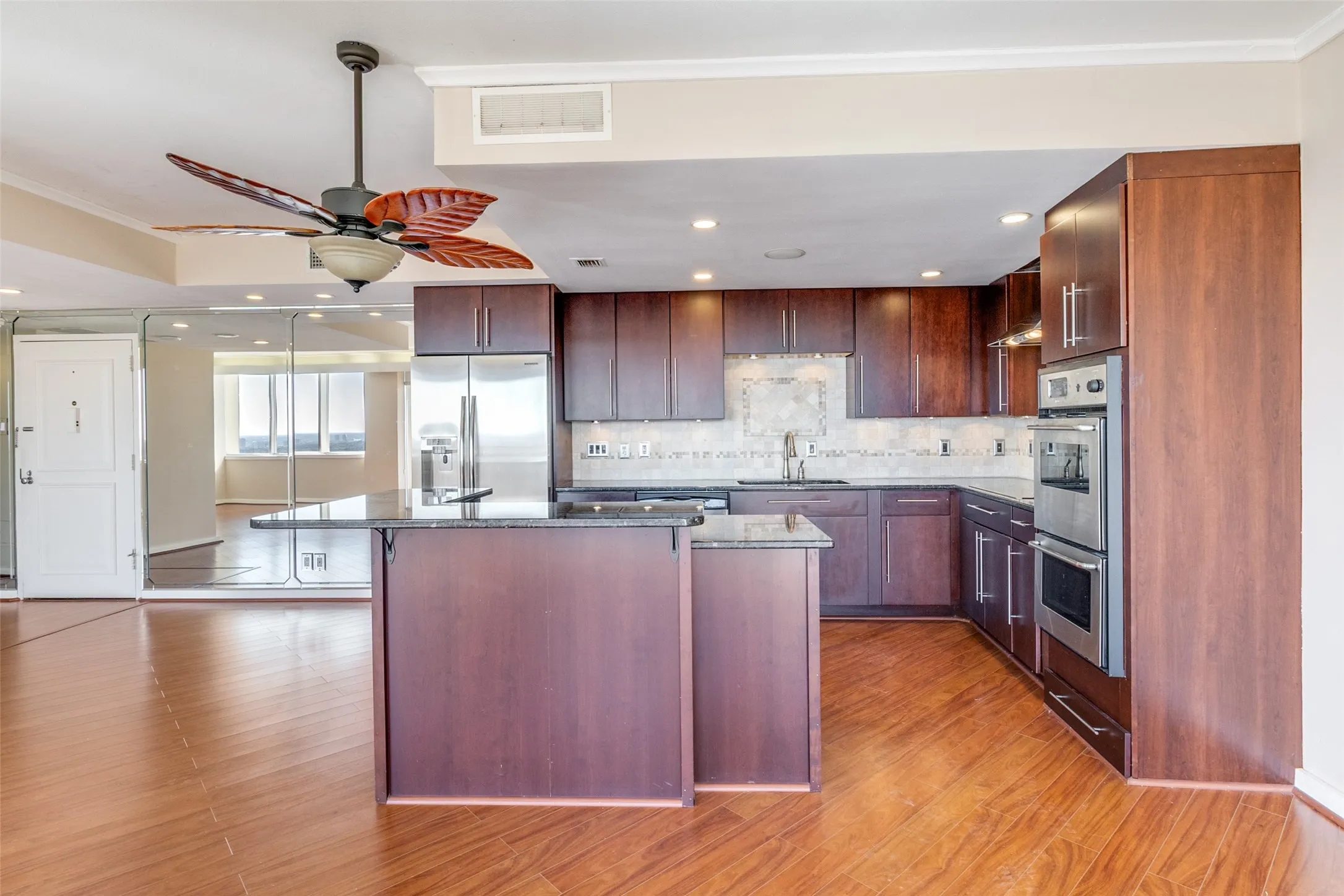 Condominium For Sale in Dallas County , 6211 W Northwest Highway 2801, Dallas, Texas 75225, 2 Bedroom, 3 Bathroom, 2 Garage spaces, 1,673 Sqft, built in 1966, mls#21408070, Real Estate Agent in Dallas, Homes For Sale in Dallas county, Homes For Sale in Dallas, Realtor in Dallas Texas, Real Estate Brokerage Independent Realty Texas, Luminita Cordes Realtor