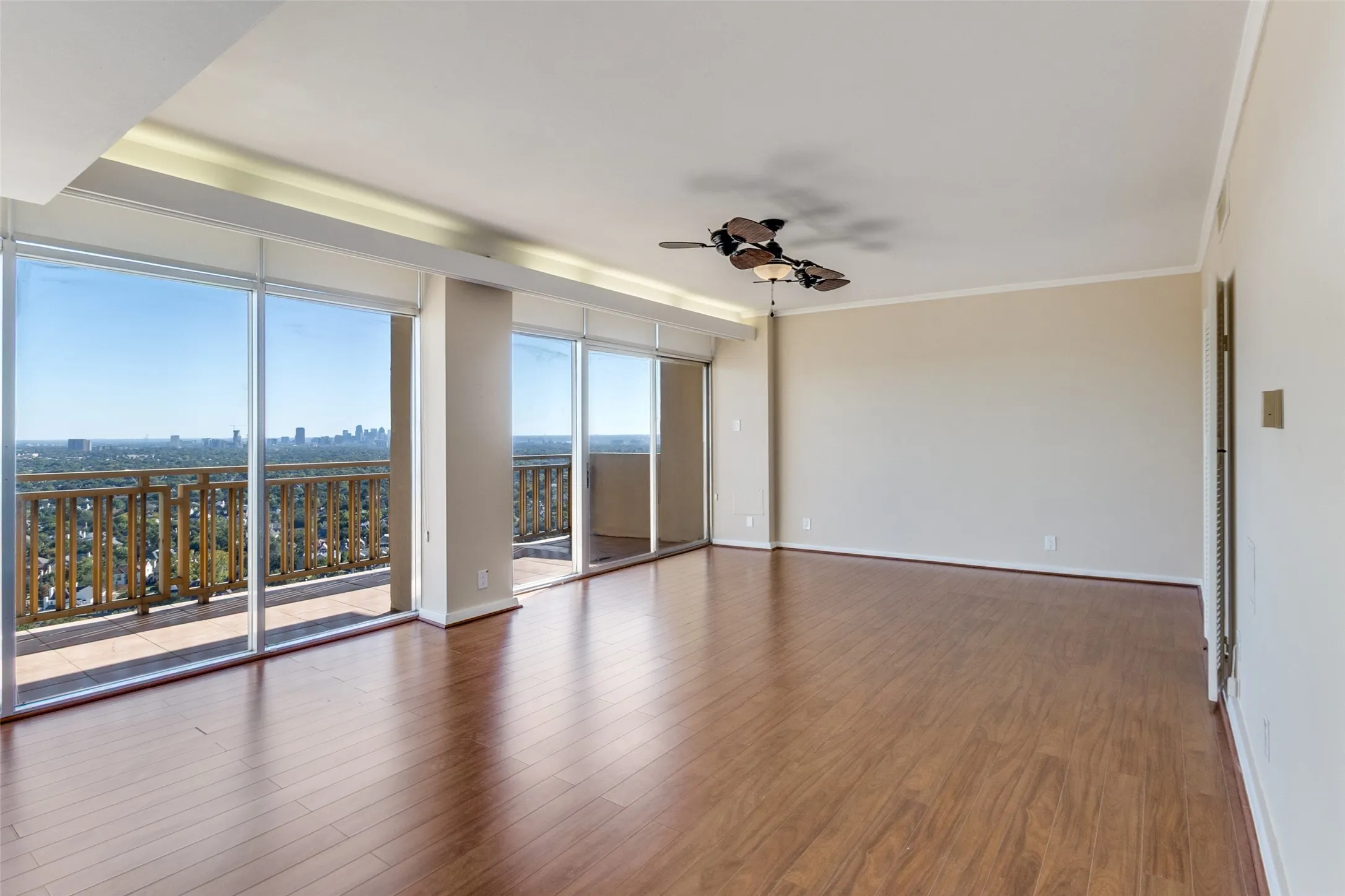 Condominium For Sale in Dallas County , 6211 W Northwest Highway 2801, Dallas, Texas 75225, 2 Bedroom, 3 Bathroom, 2 Garage spaces, 1,673 Sqft, built in 1966, mls#21408070, Real Estate Agent in Dallas, Homes For Sale in Dallas county, Homes For Sale in Dallas, Realtor in Dallas Texas, Real Estate Brokerage Independent Realty Texas, Luminita Cordes Realtor