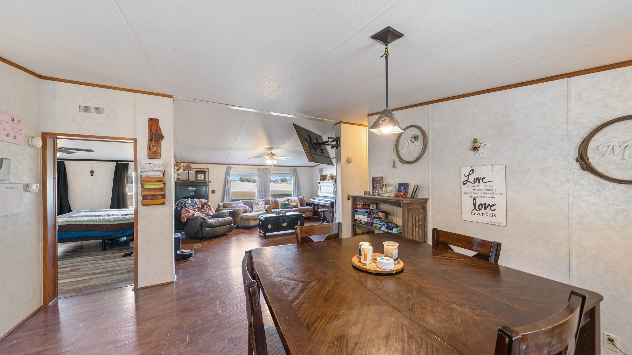 Manufactured Home For Sale in Kaufman County , 7163 Fm 2451, Scurry, Texas 75158, 3 Bedroom, 2 Bathroom, Garage spaces, 1,536 Sqft, built in 2000, mls#21407590, Real Estate Agent in Scurry, Homes For Sale in Kaufman county, Homes For Sale in Scurry, Realtor in Scurry Texas, Real Estate Brokerage Independent Realty Texas, Luminita Cordes Realtor