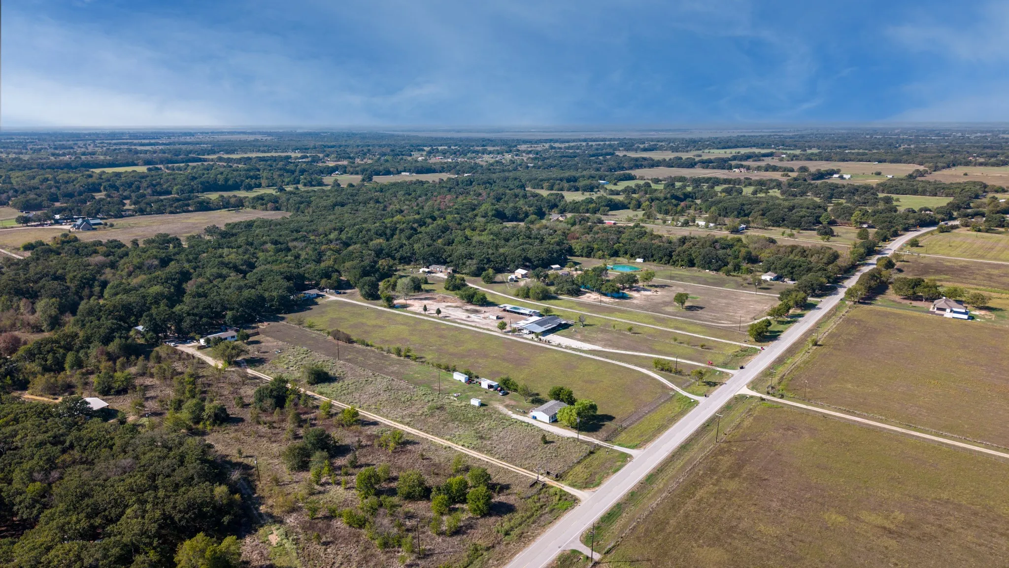 Manufactured Home For Sale in Kaufman County , 7163 Fm 2451, Scurry, Texas 75158, 3 Bedroom, 2 Bathroom, Garage spaces, 1,536 Sqft, built in 2000, mls#21407590, Real Estate Agent in Scurry, Homes For Sale in Kaufman county, Homes For Sale in Scurry, Realtor in Scurry Texas, Real Estate Brokerage Independent Realty Texas, Luminita Cordes Realtor