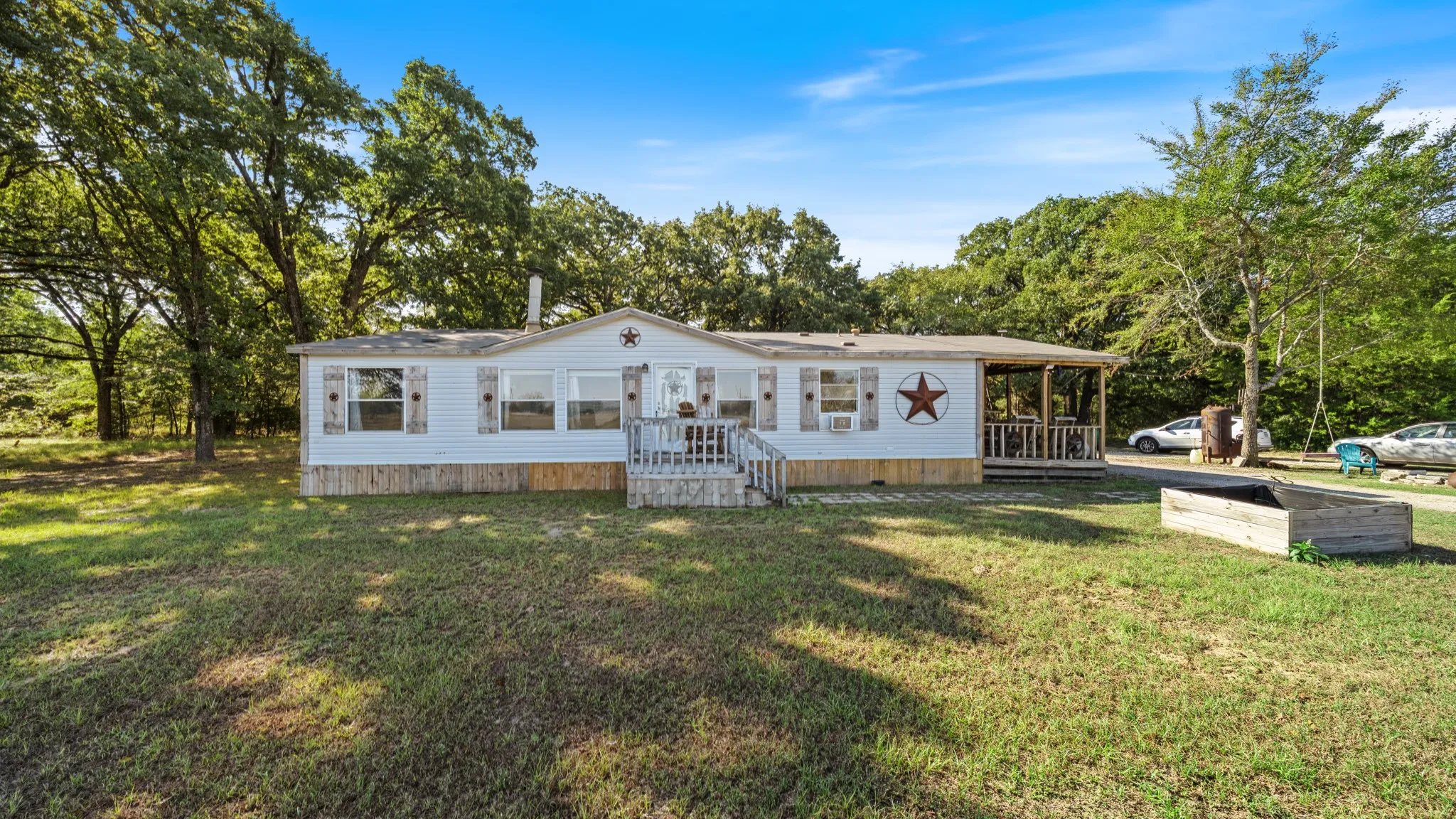 Manufactured Home For Sale in Kaufman County , 7163 Fm 2451, Scurry, Texas 75158, 3 Bedroom, 2 Bathroom, Garage spaces, 1,536 Sqft, built in 2000, mls#21407590, Real Estate Agent in Scurry, Homes For Sale in Kaufman county, Homes For Sale in Scurry, Realtor in Scurry Texas, Real Estate Brokerage Independent Realty Texas, Luminita Cordes Realtor
