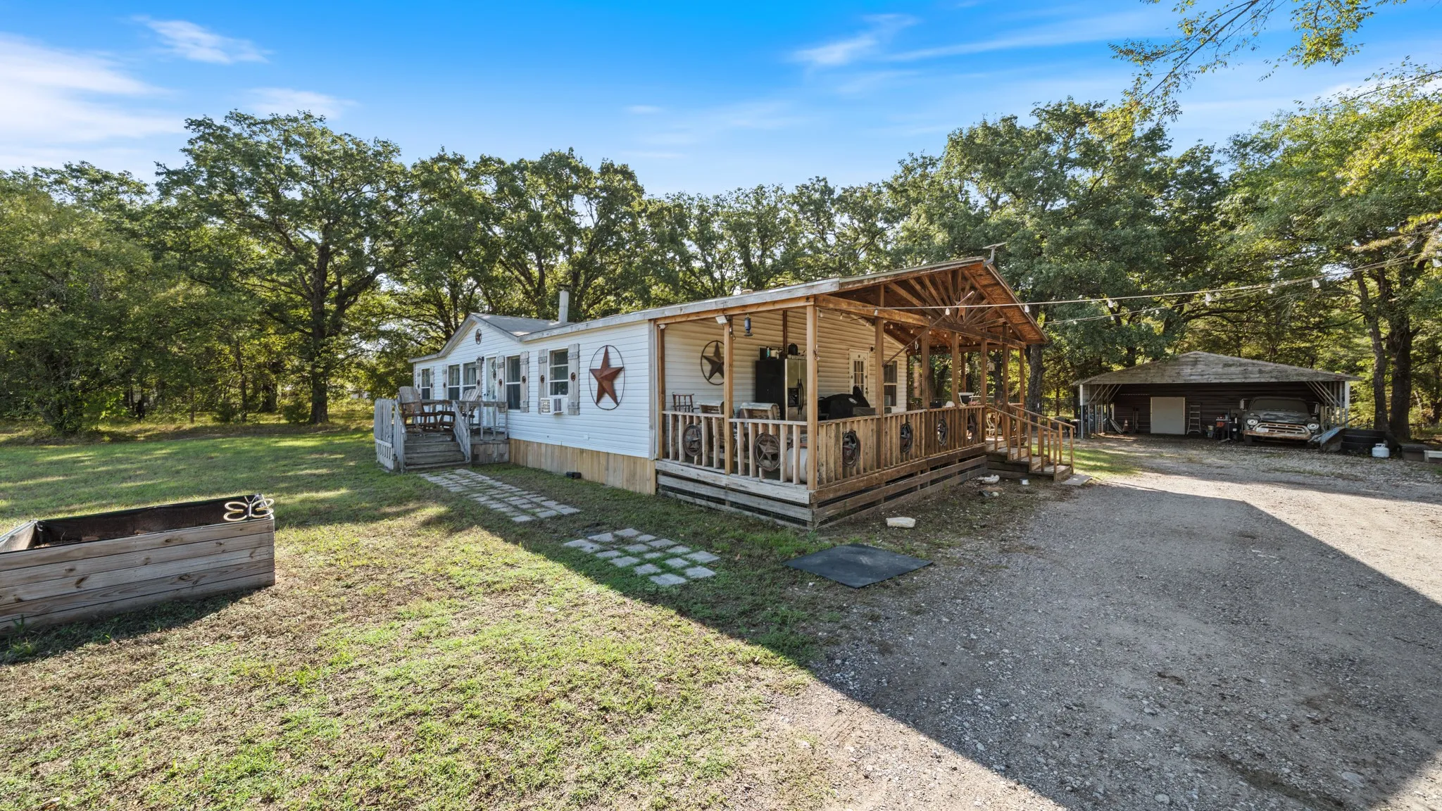 Manufactured Home For Sale in Kaufman County , 7163 Fm 2451, Scurry, Texas 75158, 3 Bedroom, 2 Bathroom, Garage spaces, 1,536 Sqft, built in 2000, mls#21407590, Real Estate Agent in Scurry, Homes For Sale in Kaufman county, Homes For Sale in Scurry, Realtor in Scurry Texas, Real Estate Brokerage Independent Realty Texas, Luminita Cordes Realtor