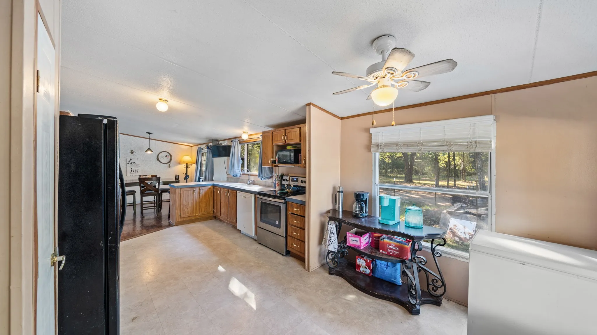 Manufactured Home For Sale in Kaufman County , 7163 Fm 2451, Scurry, Texas 75158, 3 Bedroom, 2 Bathroom, Garage spaces, 1,536 Sqft, built in 2000, mls#21407590, Real Estate Agent in Scurry, Homes For Sale in Kaufman county, Homes For Sale in Scurry, Realtor in Scurry Texas, Real Estate Brokerage Independent Realty Texas, Luminita Cordes Realtor