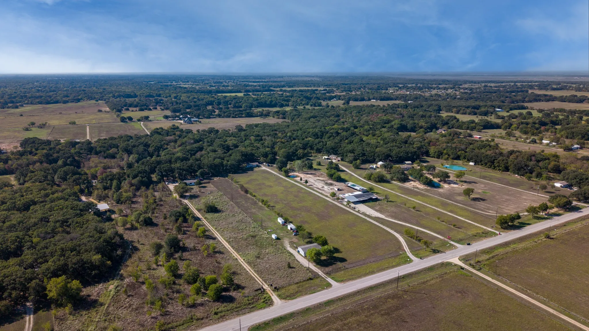 Manufactured Home For Sale in Kaufman County , 7163 Fm 2451, Scurry, Texas 75158, 3 Bedroom, 2 Bathroom, Garage spaces, 1,536 Sqft, built in 2000, mls#21407590, Real Estate Agent in Scurry, Homes For Sale in Kaufman county, Homes For Sale in Scurry, Realtor in Scurry Texas, Real Estate Brokerage Independent Realty Texas, Luminita Cordes Realtor