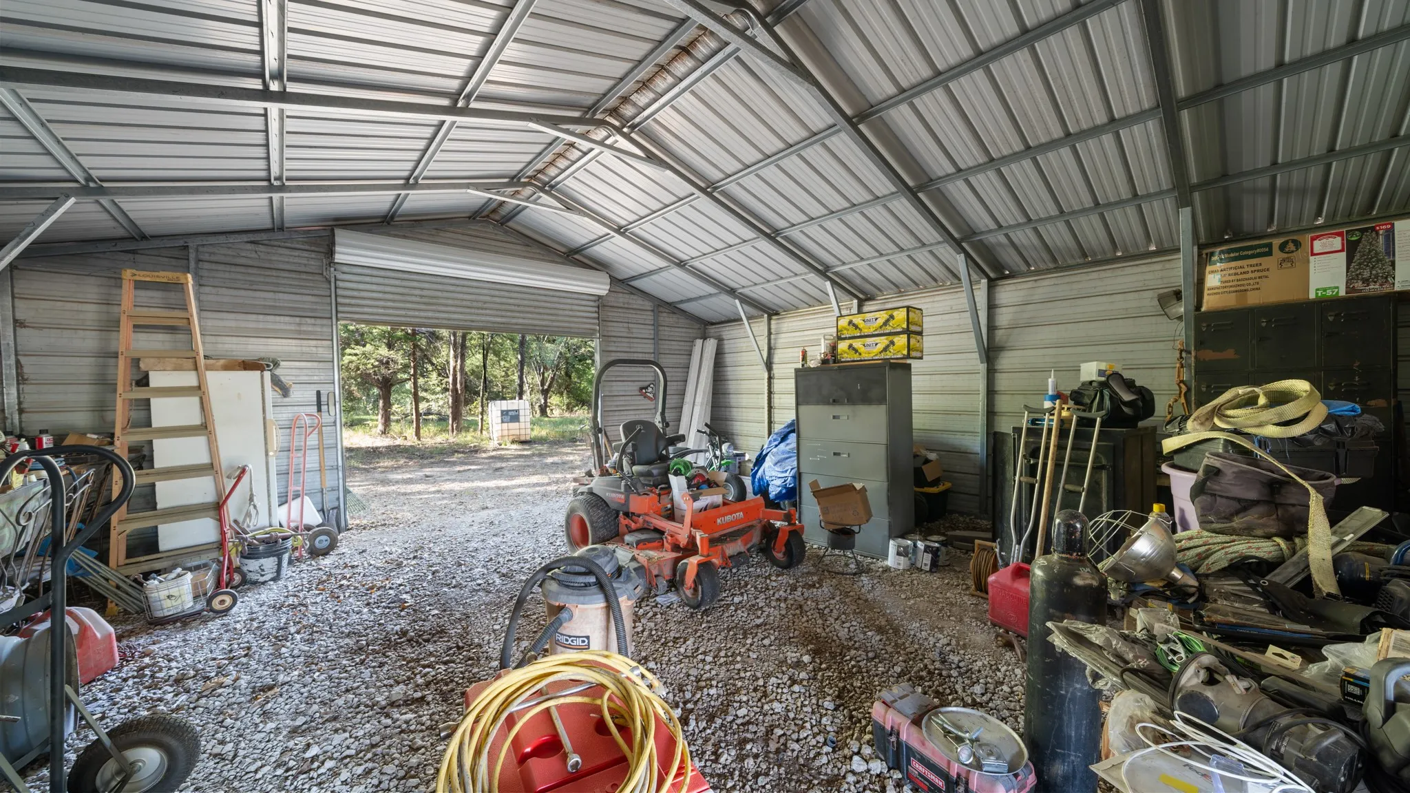 Manufactured Home For Sale in Kaufman County , 7163 Fm 2451, Scurry, Texas 75158, 3 Bedroom, 2 Bathroom, Garage spaces, 1,536 Sqft, built in 2000, mls#21407590, Real Estate Agent in Scurry, Homes For Sale in Kaufman county, Homes For Sale in Scurry, Realtor in Scurry Texas, Real Estate Brokerage Independent Realty Texas, Luminita Cordes Realtor