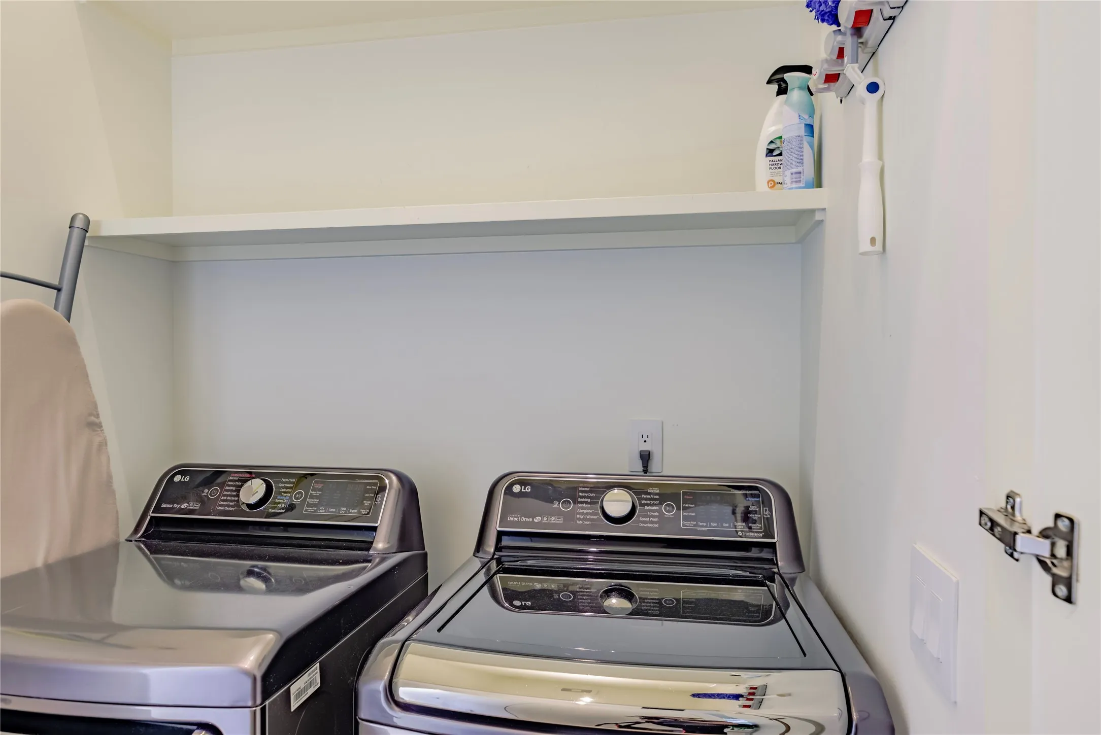 Condominium For Sale in Dallas County , 1504 Burlew Street 101, Dallas, Texas 75204, 2 Bedroom, 3 Bathroom, 2 Garage spaces, 1,505 Sqft, built in 2017, mls#21408557, Real Estate Agent in Dallas, Homes For Sale in Dallas county, Homes For Sale in Dallas, Realtor in Dallas Texas, Real Estate Brokerage Independent Realty Texas, Luminita Cordes Realtor