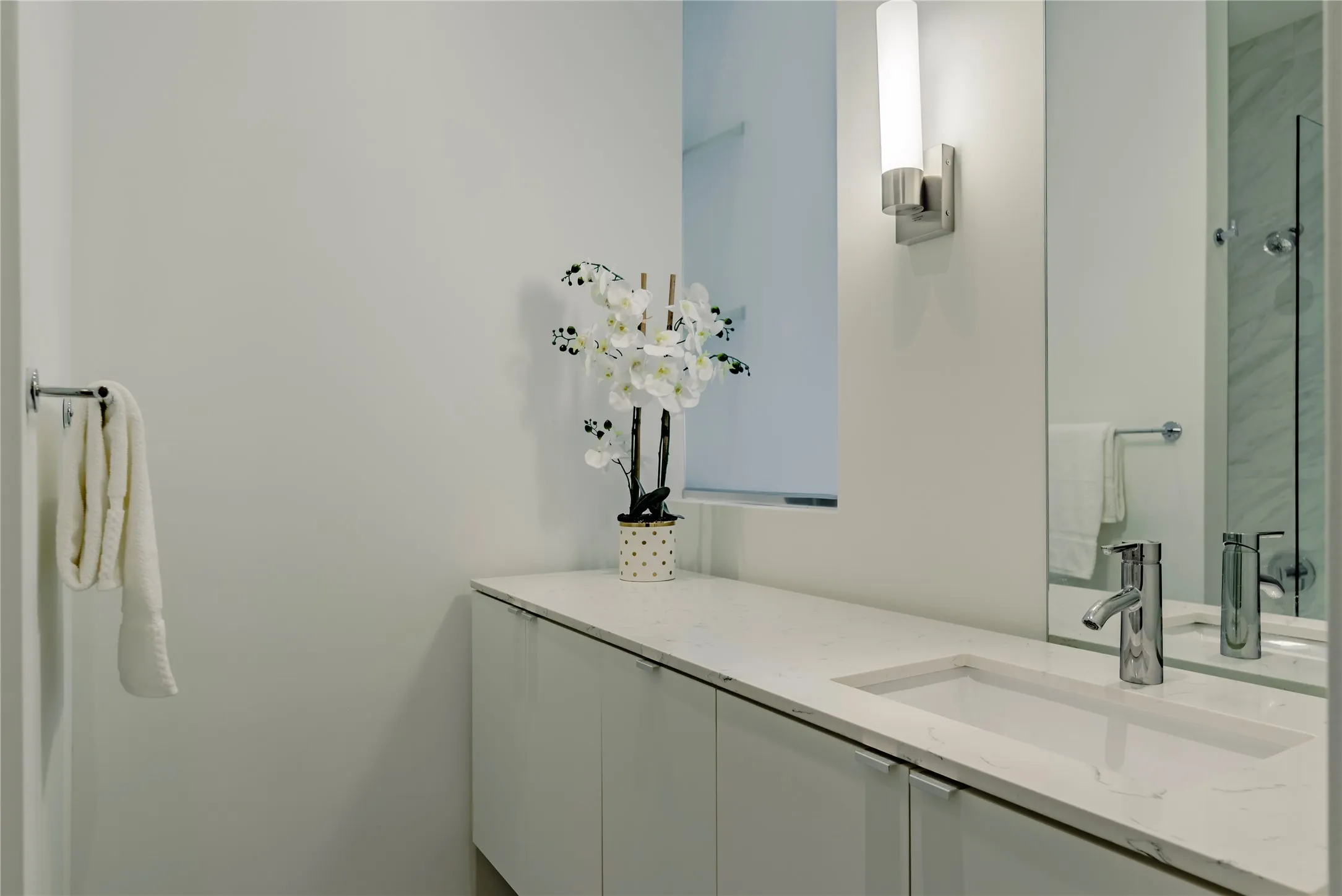 Condominium For Sale in Dallas County , 1504 Burlew Street 101, Dallas, Texas 75204, 2 Bedroom, 3 Bathroom, 2 Garage spaces, 1,505 Sqft, built in 2017, mls#21408557, Real Estate Agent in Dallas, Homes For Sale in Dallas county, Homes For Sale in Dallas, Realtor in Dallas Texas, Real Estate Brokerage Independent Realty Texas, Luminita Cordes Realtor