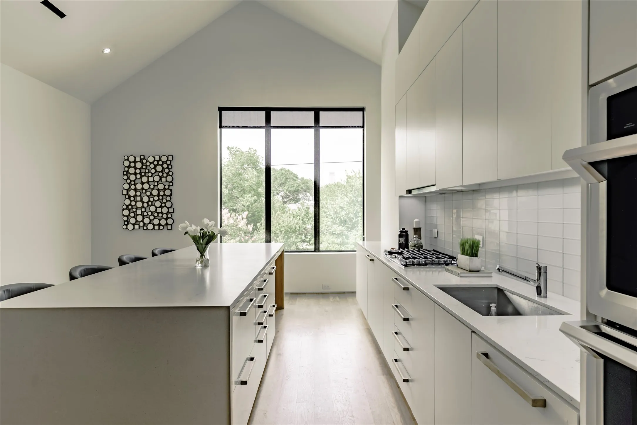 Condominium For Sale in Dallas County , 1504 Burlew Street 101, Dallas, Texas 75204, 2 Bedroom, 3 Bathroom, 2 Garage spaces, 1,505 Sqft, built in 2017, mls#21408557, Real Estate Agent in Dallas, Homes For Sale in Dallas county, Homes For Sale in Dallas, Realtor in Dallas Texas, Real Estate Brokerage Independent Realty Texas, Luminita Cordes Realtor