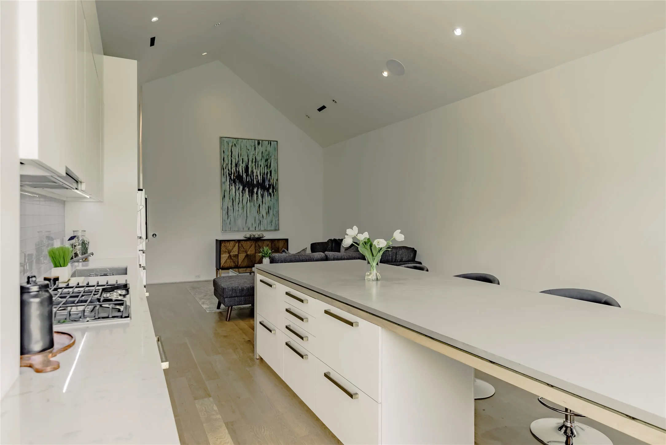 Condominium For Sale in Dallas County , 1504 Burlew Street 101, Dallas, Texas 75204, 2 Bedroom, 3 Bathroom, 2 Garage spaces, 1,505 Sqft, built in 2017, mls#21408557, Real Estate Agent in Dallas, Homes For Sale in Dallas county, Homes For Sale in Dallas, Realtor in Dallas Texas, Real Estate Brokerage Independent Realty Texas, Luminita Cordes Realtor