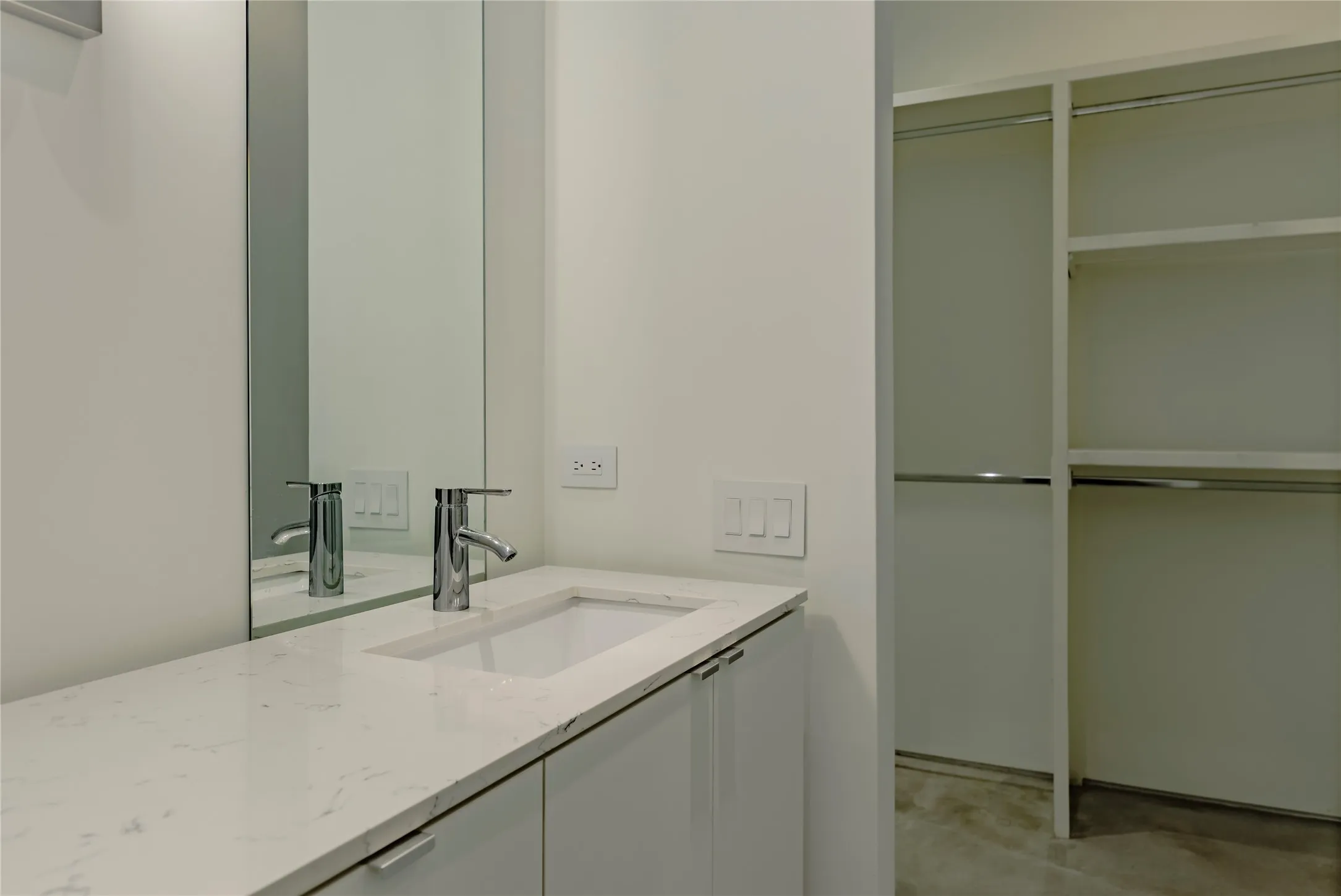 Condominium For Sale in Dallas County , 1504 Burlew Street 101, Dallas, Texas 75204, 2 Bedroom, 3 Bathroom, 2 Garage spaces, 1,505 Sqft, built in 2017, mls#21408557, Real Estate Agent in Dallas, Homes For Sale in Dallas county, Homes For Sale in Dallas, Realtor in Dallas Texas, Real Estate Brokerage Independent Realty Texas, Luminita Cordes Realtor