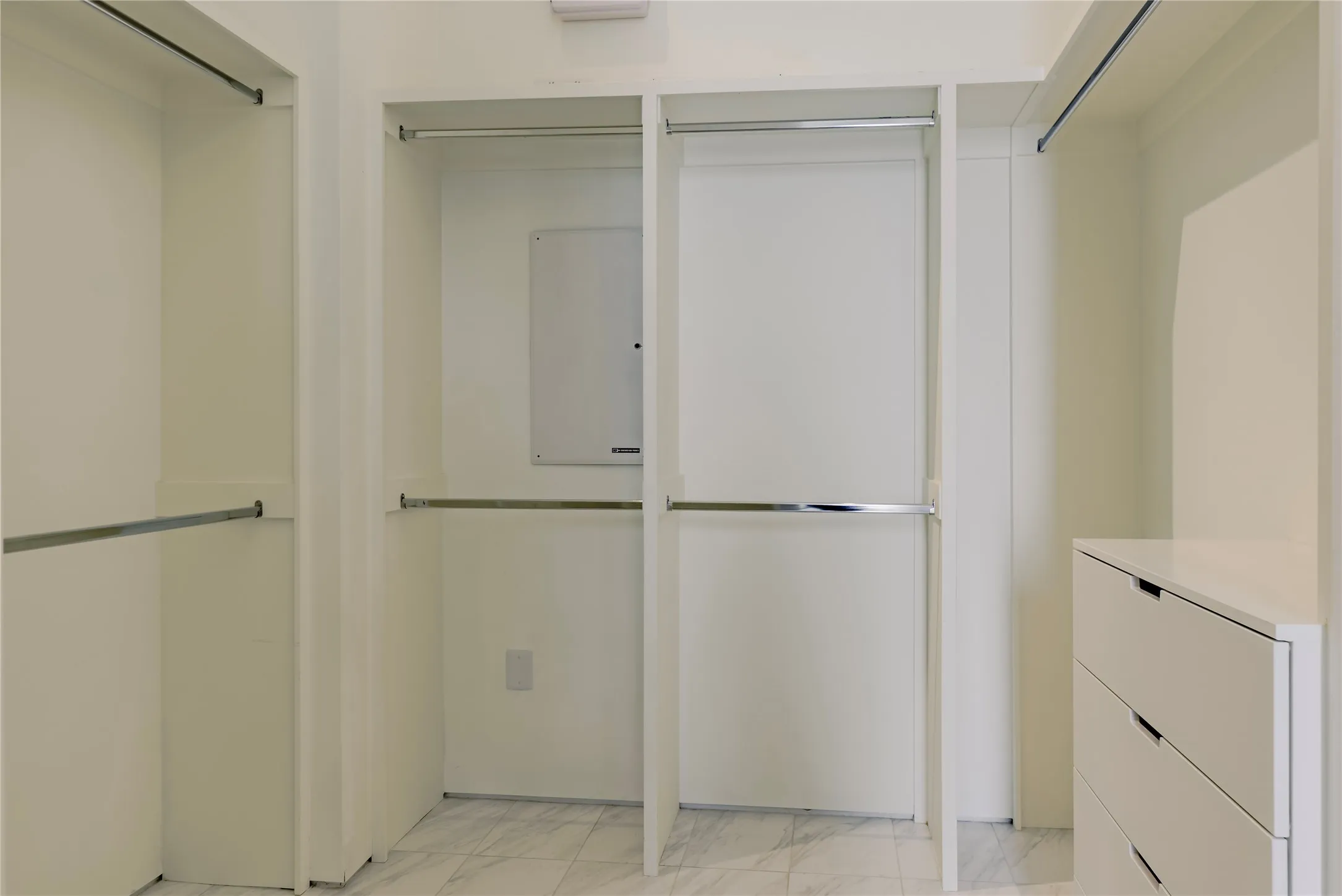 Condominium For Sale in Dallas County , 1504 Burlew Street 101, Dallas, Texas 75204, 2 Bedroom, 3 Bathroom, 2 Garage spaces, 1,505 Sqft, built in 2017, mls#21408557, Real Estate Agent in Dallas, Homes For Sale in Dallas county, Homes For Sale in Dallas, Realtor in Dallas Texas, Real Estate Brokerage Independent Realty Texas, Luminita Cordes Realtor