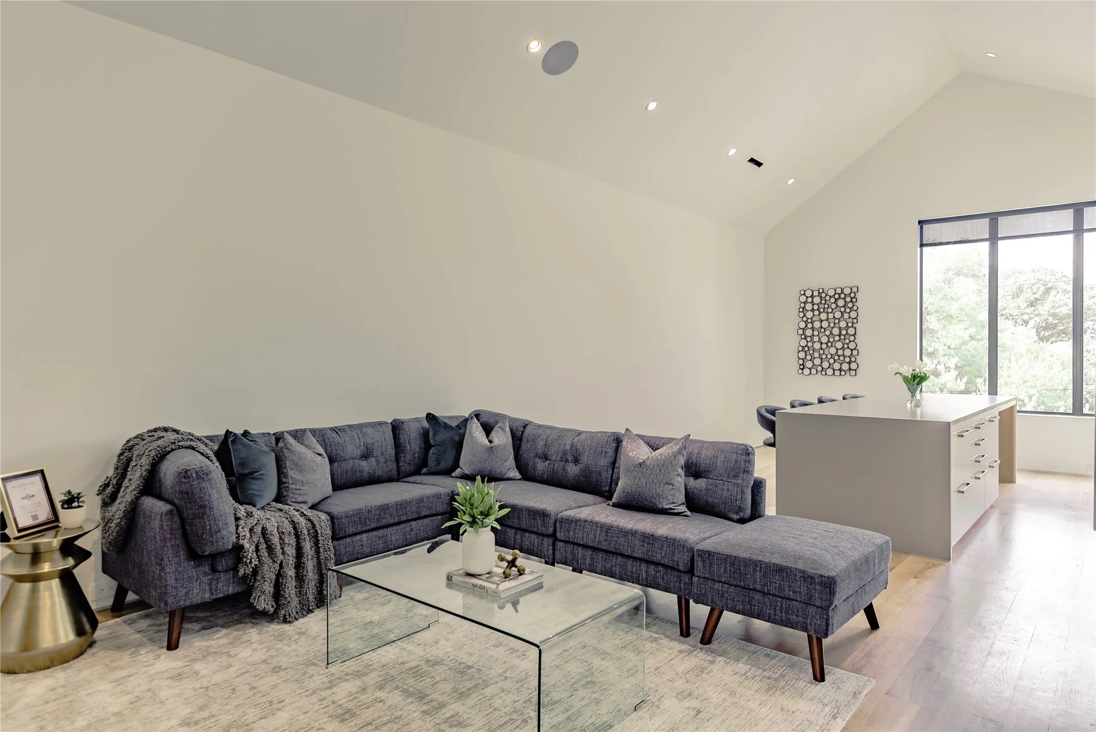 Condominium For Sale in Dallas County , 1504 Burlew Street 101, Dallas, Texas 75204, 2 Bedroom, 3 Bathroom, 2 Garage spaces, 1,505 Sqft, built in 2017, mls#21408557, Real Estate Agent in Dallas, Homes For Sale in Dallas county, Homes For Sale in Dallas, Realtor in Dallas Texas, Real Estate Brokerage Independent Realty Texas, Luminita Cordes Realtor