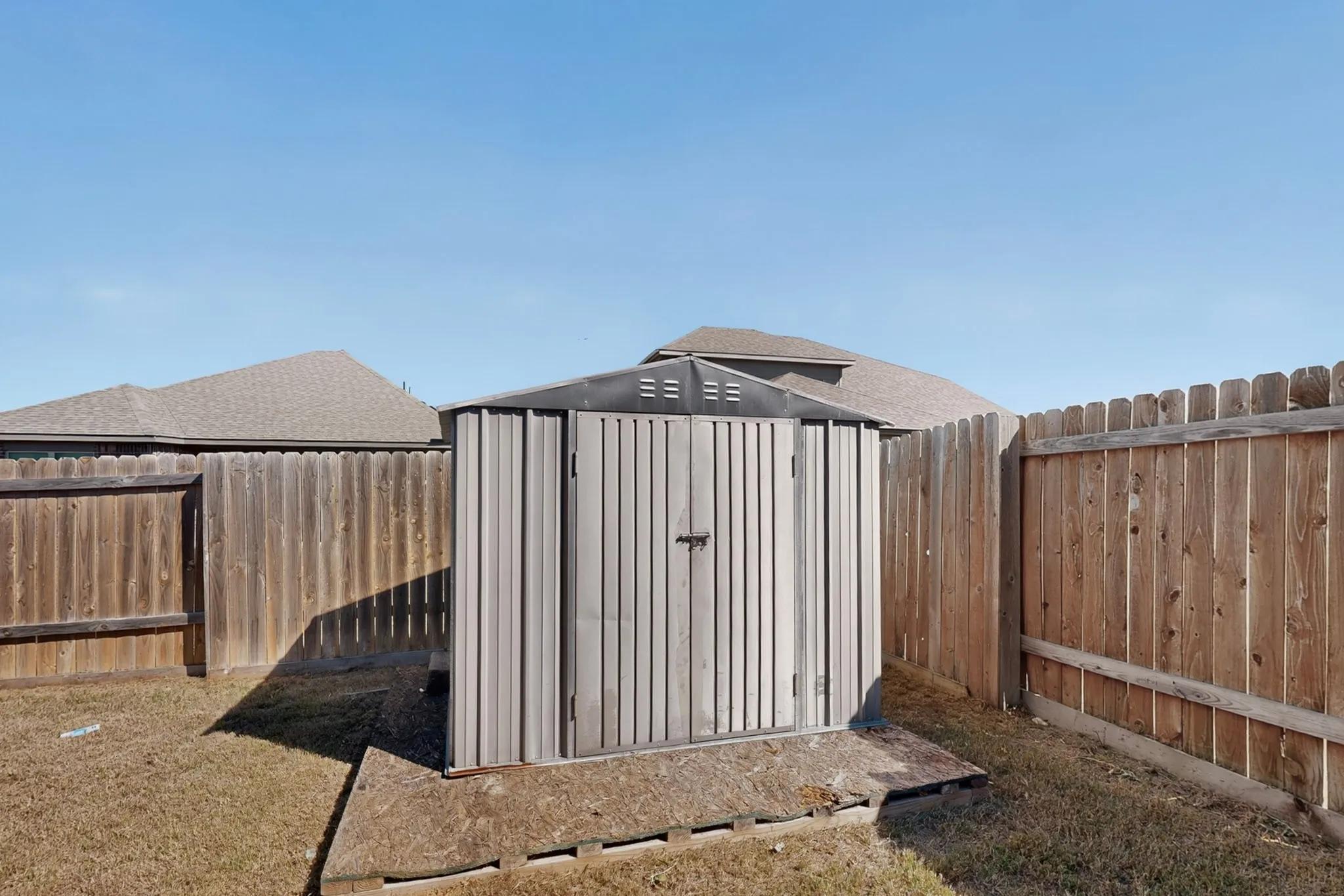 Single Family Residence For Sale in Tarrant County , 13653 Fehrman Road, Crowley, Texas 76036, 3 Bedroom, 2 Bathroom, 2 Garage spaces, 1,925 Sqft, built in 2020, mls#21404234, Real Estate Agent in Crowley, Homes For Sale in Tarrant county, Homes For Sale in Crowley, Realtor in Crowley Texas, Real Estate Brokerage Independent Realty Texas, Luminita Cordes Realtor