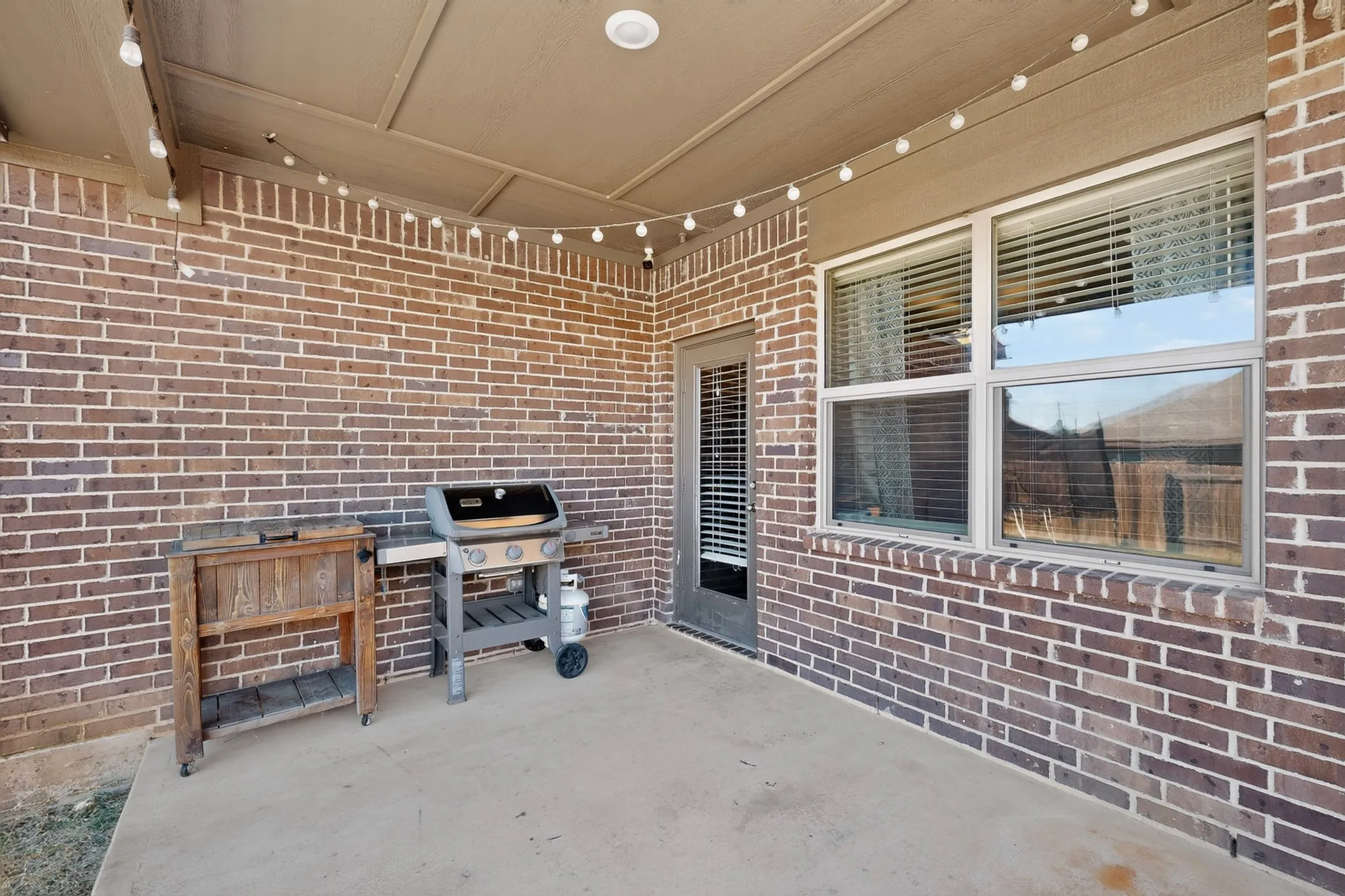 Single Family Residence For Sale in Tarrant County , 13653 Fehrman Road, Crowley, Texas 76036, 3 Bedroom, 2 Bathroom, 2 Garage spaces, 1,925 Sqft, built in 2020, mls#21404234, Real Estate Agent in Crowley, Homes For Sale in Tarrant county, Homes For Sale in Crowley, Realtor in Crowley Texas, Real Estate Brokerage Independent Realty Texas, Luminita Cordes Realtor
