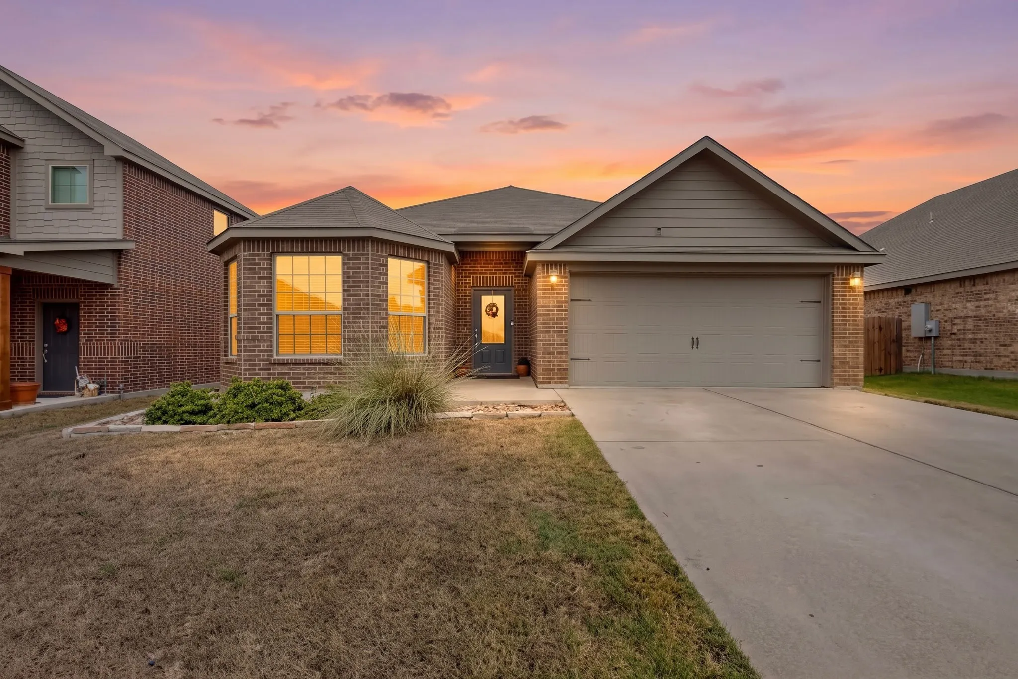 Single Family Residence For Sale in Tarrant County , 13653 Fehrman Road, Crowley, Texas 76036, 3 Bedroom, 2 Bathroom, 2 Garage spaces, 1,925 Sqft, built in 2020, mls#21404234, Real Estate Agent in Crowley, Homes For Sale in Tarrant county, Homes For Sale in Crowley, Realtor in Crowley Texas, Real Estate Brokerage Independent Realty Texas, Luminita Cordes Realtor