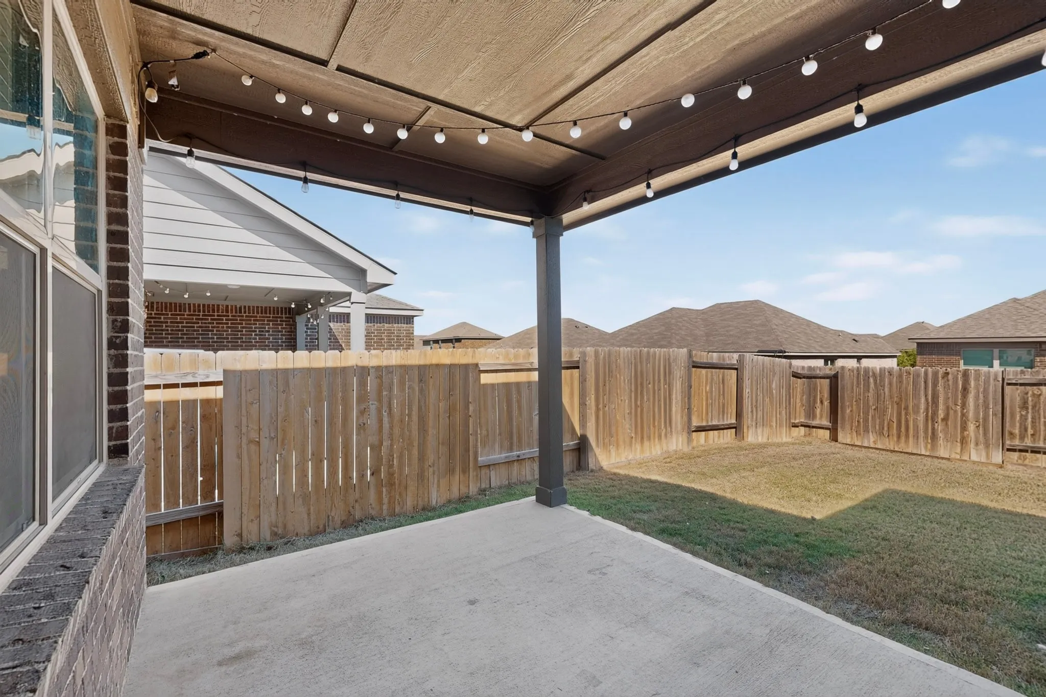 Single Family Residence For Sale in Tarrant County , 13653 Fehrman Road, Crowley, Texas 76036, 3 Bedroom, 2 Bathroom, 2 Garage spaces, 1,925 Sqft, built in 2020, mls#21404234, Real Estate Agent in Crowley, Homes For Sale in Tarrant county, Homes For Sale in Crowley, Realtor in Crowley Texas, Real Estate Brokerage Independent Realty Texas, Luminita Cordes Realtor