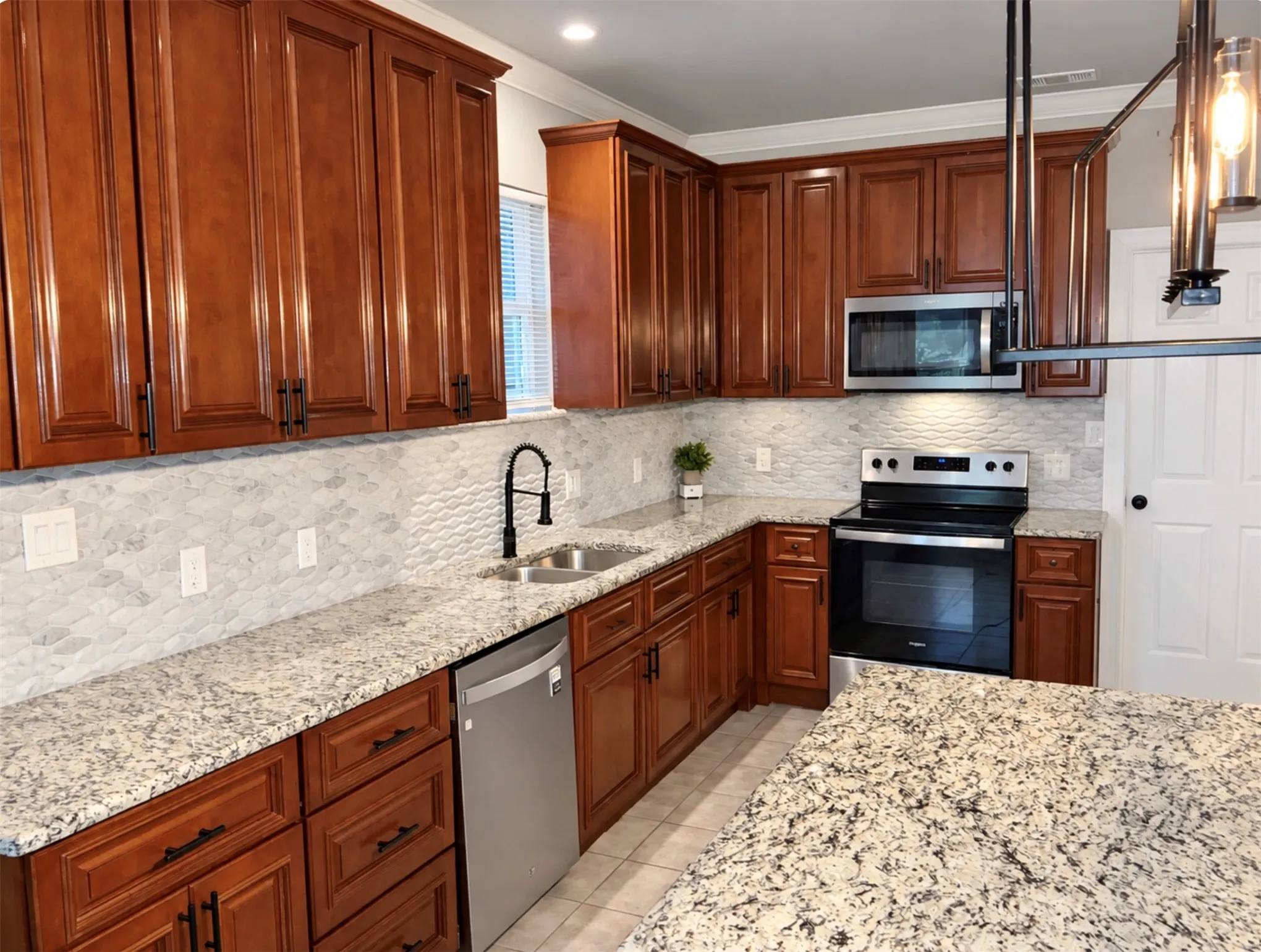 Single Family Residence For Sale in Navarro County , 105 Deer Trail, Kerens, Texas 75144, 3 Bedroom, 3 Bathroom, 2 Garage spaces, 1,886 Sqft, built in 2020, mls#21408513, Real Estate Agent in Kerens, Homes For Sale in Navarro county, Homes For Sale in Kerens, Realtor in Kerens Texas, Real Estate Brokerage Independent Realty Texas, Luminita Cordes Realtor