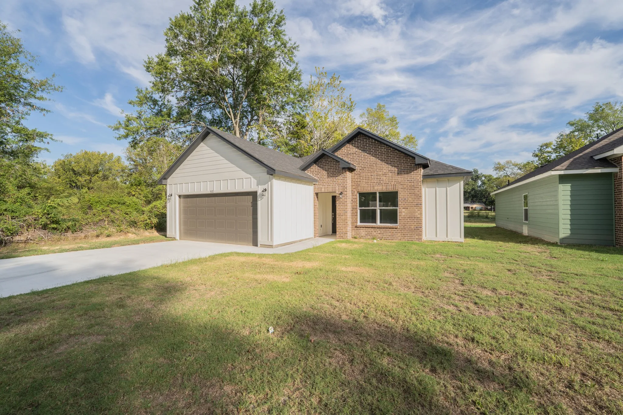 Single Family Residence For Sale in Hopkins County , 921 Putnam, Sulphur Springs, Texas 75482, 3 Bedroom, 2 Bathroom, 2 Garage spaces, 1,326 Sqft, built in 2026, mls#21405733, Real Estate Agent in Sulphur Springs, Homes For Sale in Hopkins county, Homes For Sale in Sulphur Springs, Realtor in Sulphur Springs Texas, Real Estate Brokerage Independent Realty Texas, Luminita Cordes Realtor