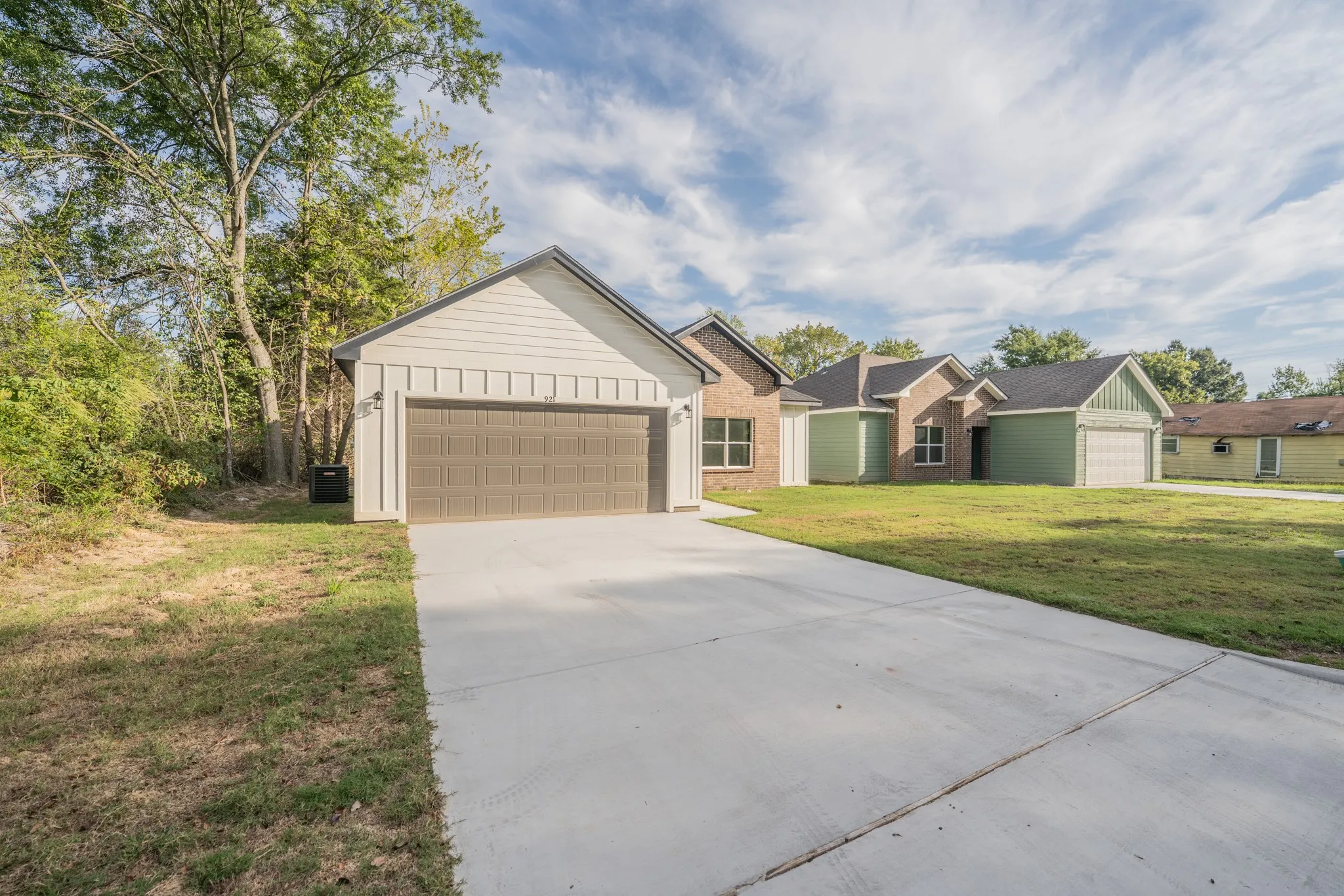 Single Family Residence For Sale in Hopkins County , 921 Putnam, Sulphur Springs, Texas 75482, 3 Bedroom, 2 Bathroom, 2 Garage spaces, 1,326 Sqft, built in 2026, mls#21405733, Real Estate Agent in Sulphur Springs, Homes For Sale in Hopkins county, Homes For Sale in Sulphur Springs, Realtor in Sulphur Springs Texas, Real Estate Brokerage Independent Realty Texas, Luminita Cordes Realtor
