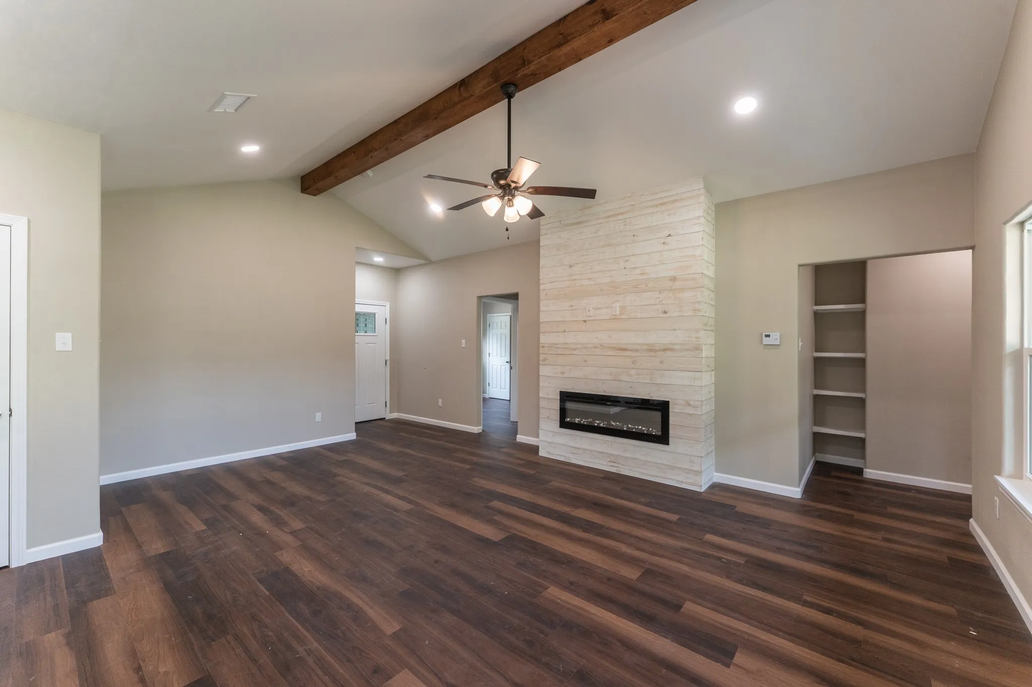 Single Family Residence For Sale in Hopkins County , 923 Putnam Street, Sulphur Springs, Texas 75482, 3 Bedroom, 2 Bathroom, 2 Garage spaces, 1,326 Sqft, built in 2026, mls#21405705, Real Estate Agent in Sulphur Springs, Homes For Sale in Hopkins county, Homes For Sale in Sulphur Springs, Realtor in Sulphur Springs Texas, Real Estate Brokerage Independent Realty Texas, Luminita Cordes Realtor
