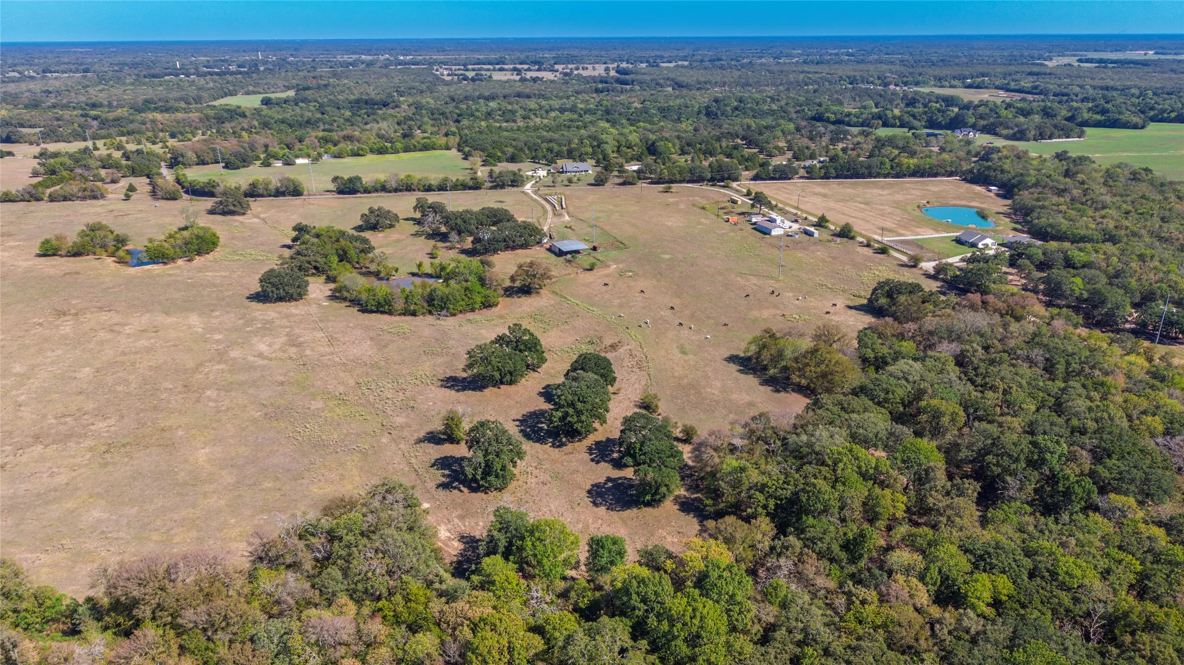 Single Family Residence For Sale in Hunt County , 1586 County Road 4133, Cumby, Texas 75433, 2 Bedroom, 2 Bathroom, 2 Garage spaces, 1,823 Sqft, built in 1997, mls#21407905, Real Estate Agent in Cumby, Homes For Sale in Hunt county, Homes For Sale in Cumby, Realtor in Cumby Texas, Real Estate Brokerage Independent Realty Texas, Luminita Cordes Realtor