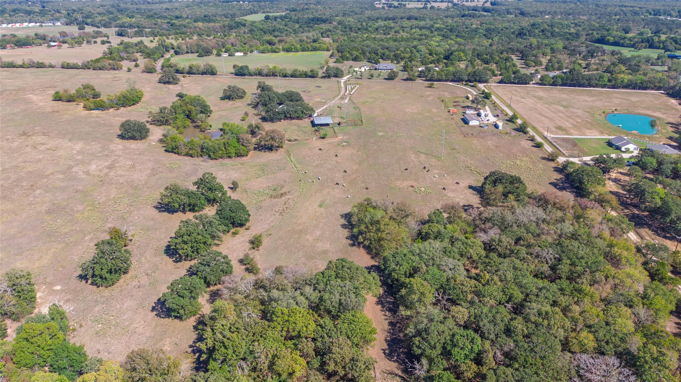 Single Family Residence For Sale in Hunt County , 1586 County Road 4133, Cumby, Texas 75433, 2 Bedroom, 2 Bathroom, 2 Garage spaces, 1,823 Sqft, built in 1997, mls#21407905, Real Estate Agent in Cumby, Homes For Sale in Hunt county, Homes For Sale in Cumby, Realtor in Cumby Texas, Real Estate Brokerage Independent Realty Texas, Luminita Cordes Realtor