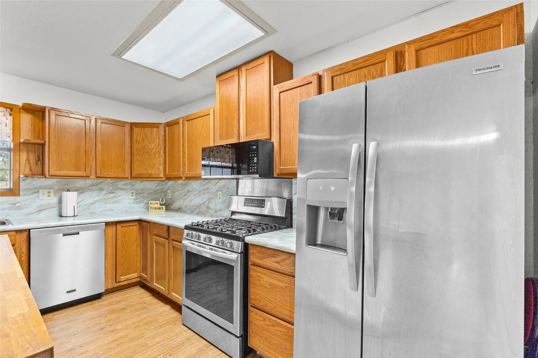 Single Family Residence For Sale in Hunt County , 1586 County Road 4133, Cumby, Texas 75433, 2 Bedroom, 2 Bathroom, 2 Garage spaces, 1,823 Sqft, built in 1997, mls#21407905, Real Estate Agent in Cumby, Homes For Sale in Hunt county, Homes For Sale in Cumby, Realtor in Cumby Texas, Real Estate Brokerage Independent Realty Texas, Luminita Cordes Realtor